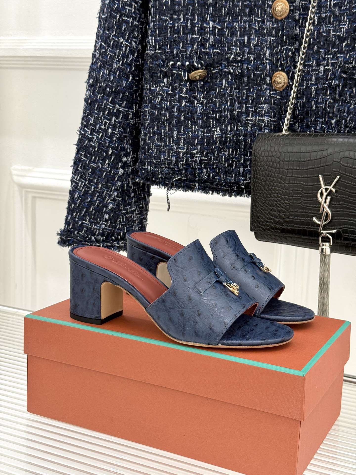 Loro Piana/ LP🌾 经典复古绝美吊坠粗跟平底拖鞋简约即时髦 松弛的高级感感受夏日感高级穿搭~