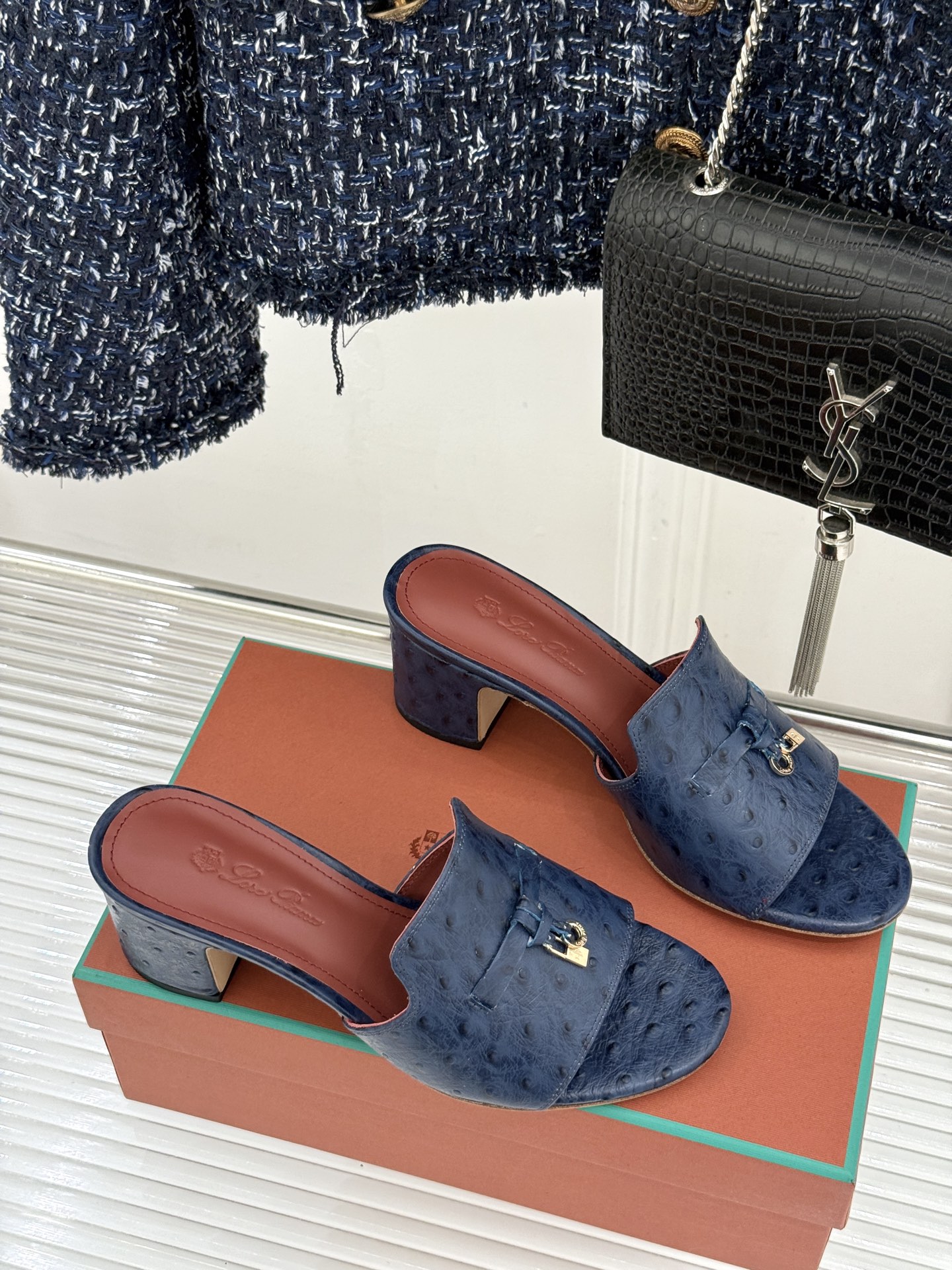 Loro Piana/ LP🌾 经典复古绝美吊坠粗跟平底拖鞋简约即时髦 松弛的高级感感受夏日感高级穿搭~