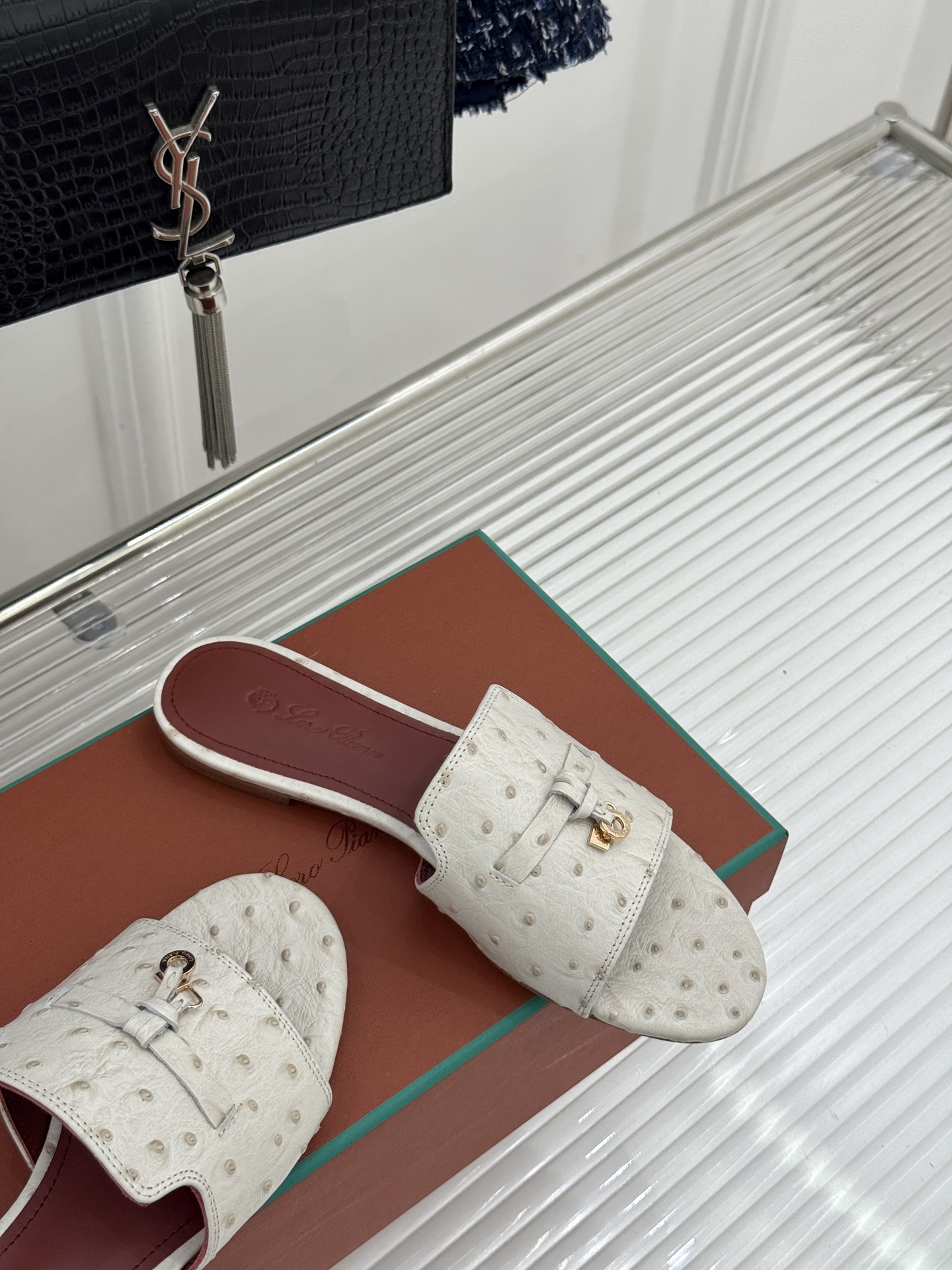 Loro Piana/ LP🌾 经典复古绝美吊坠粗跟平底拖鞋简约即时髦 松弛的高级感感受夏日感高级穿搭~