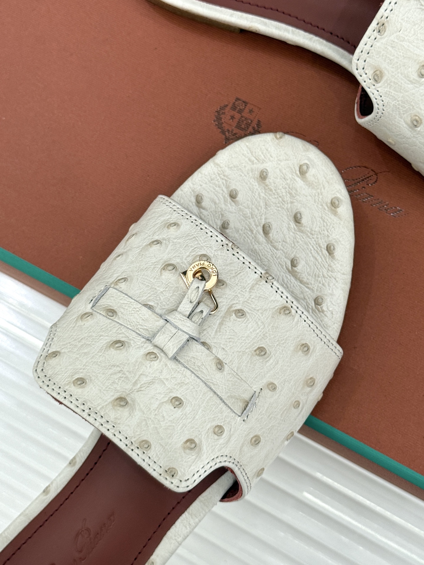 Loro Piana/ LP🌾 经典复古绝美吊坠粗跟平底拖鞋简约即时髦 松弛的高级感感受夏日感高级穿搭~