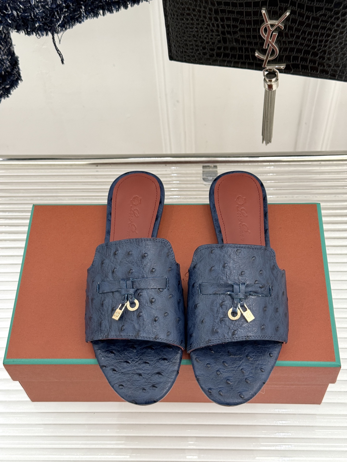 Loro Piana/ LP🌾 经典复古绝美吊坠粗跟平底拖鞋简约即时髦 松弛的高级感感受夏日感高级穿搭~