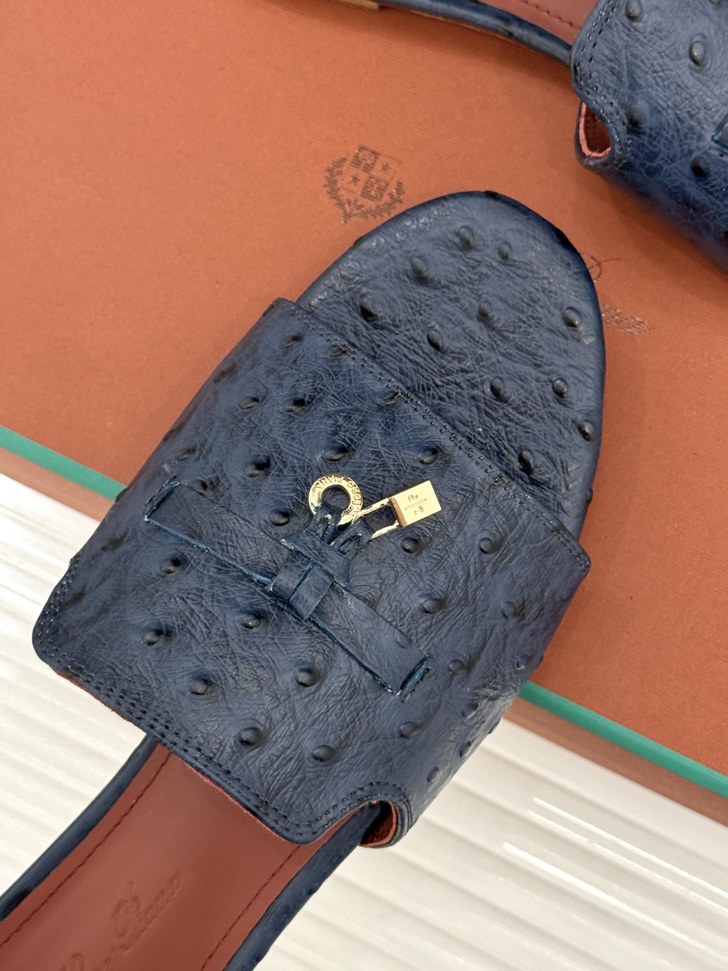 Loro Piana/ LP🌾 经典复古绝美吊坠粗跟平底拖鞋简约即时髦 松弛的高级感感受夏日感高级穿搭~