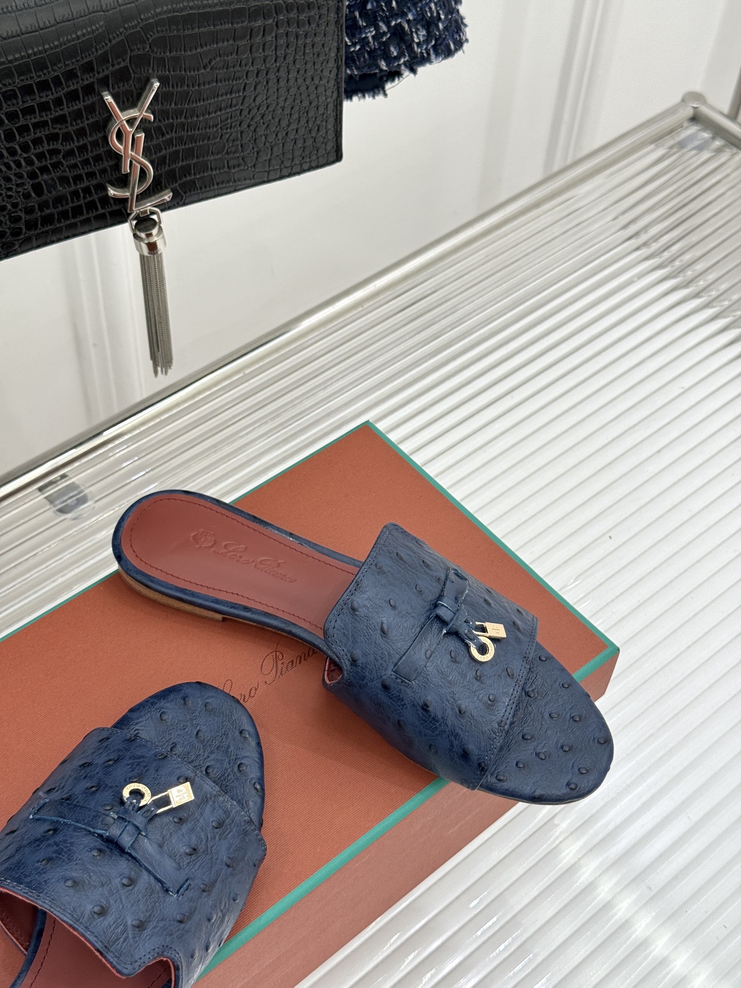 Loro Piana/ LP🌾 经典复古绝美吊坠粗跟平底拖鞋简约即时髦 松弛的高级感感受夏日感高级穿搭~