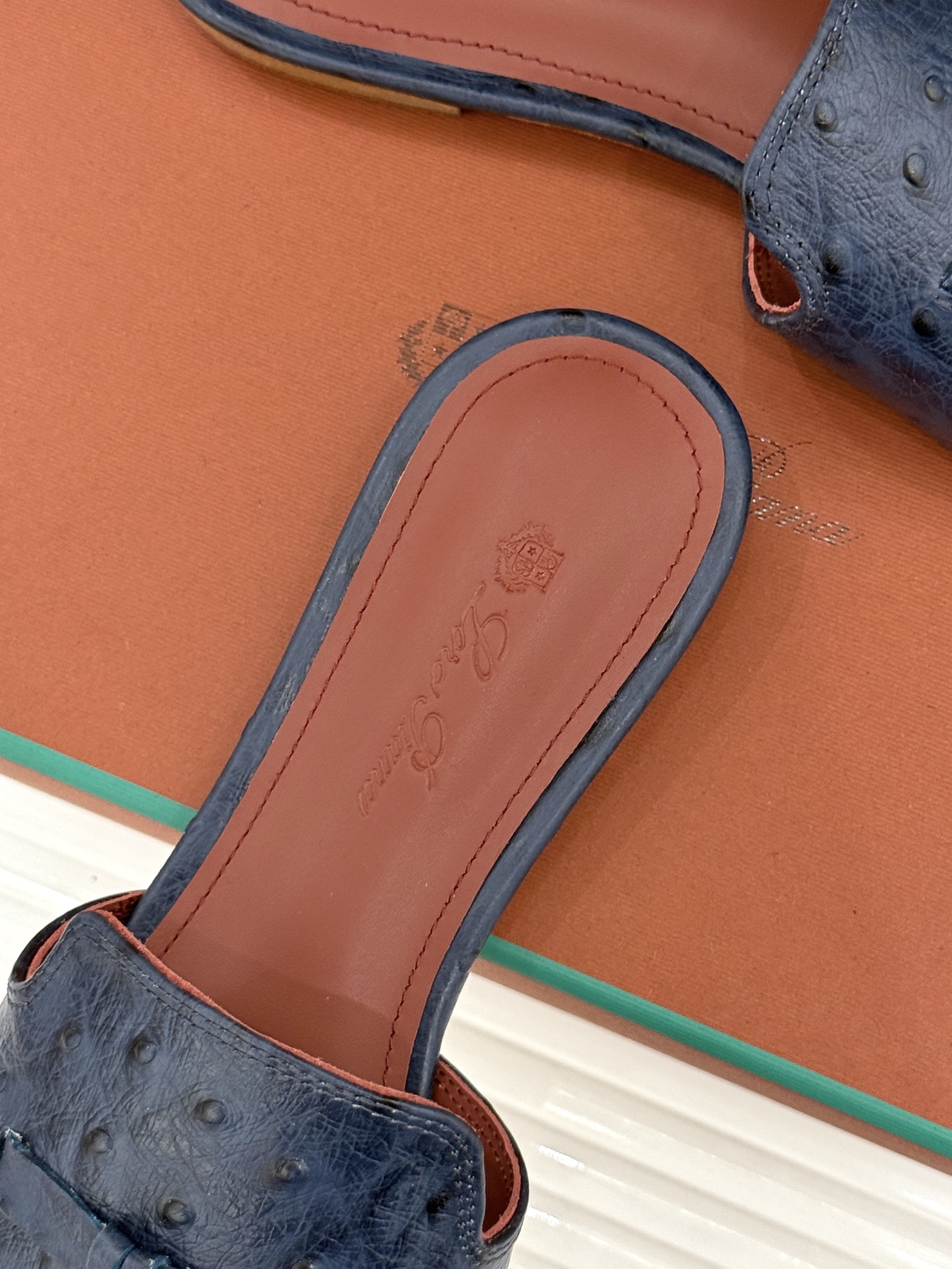 Loro Piana/ LP🌾 经典复古绝美吊坠粗跟平底拖鞋简约即时髦 松弛的高级感感受夏日感高级穿搭~