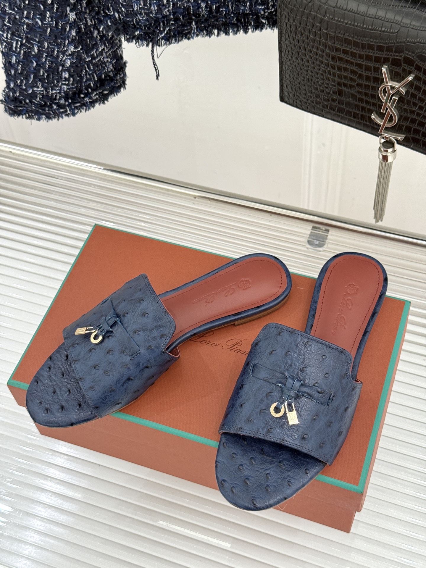 Loro Piana/ LP🌾 经典复古绝美吊坠粗跟平底拖鞋简约即时髦 松弛的高级感感受夏日感高级穿搭~