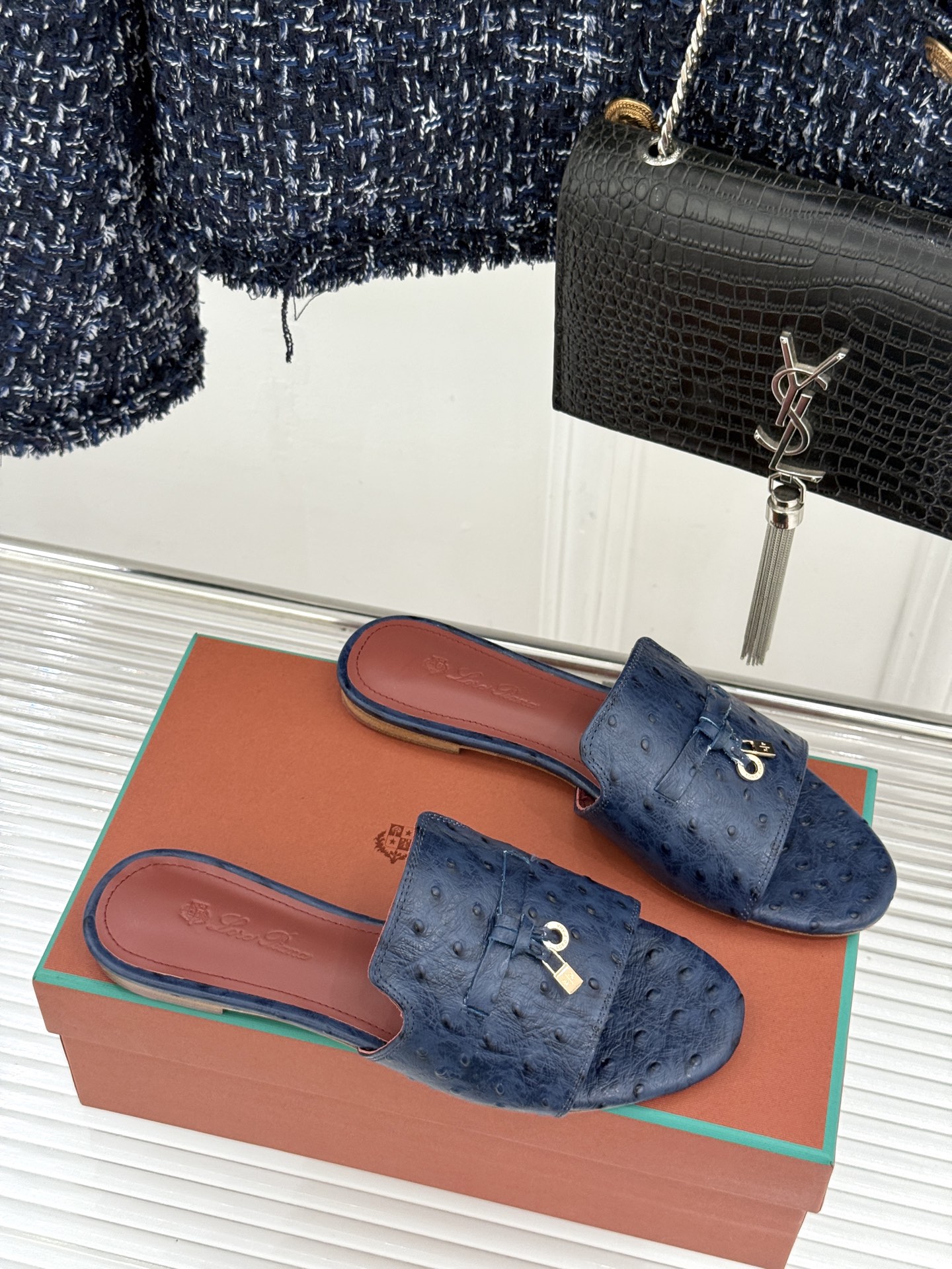 Loro Piana/ LP🌾 经典复古绝美吊坠粗跟平底拖鞋简约即时髦 松弛的高级感感受夏日感高级穿搭~