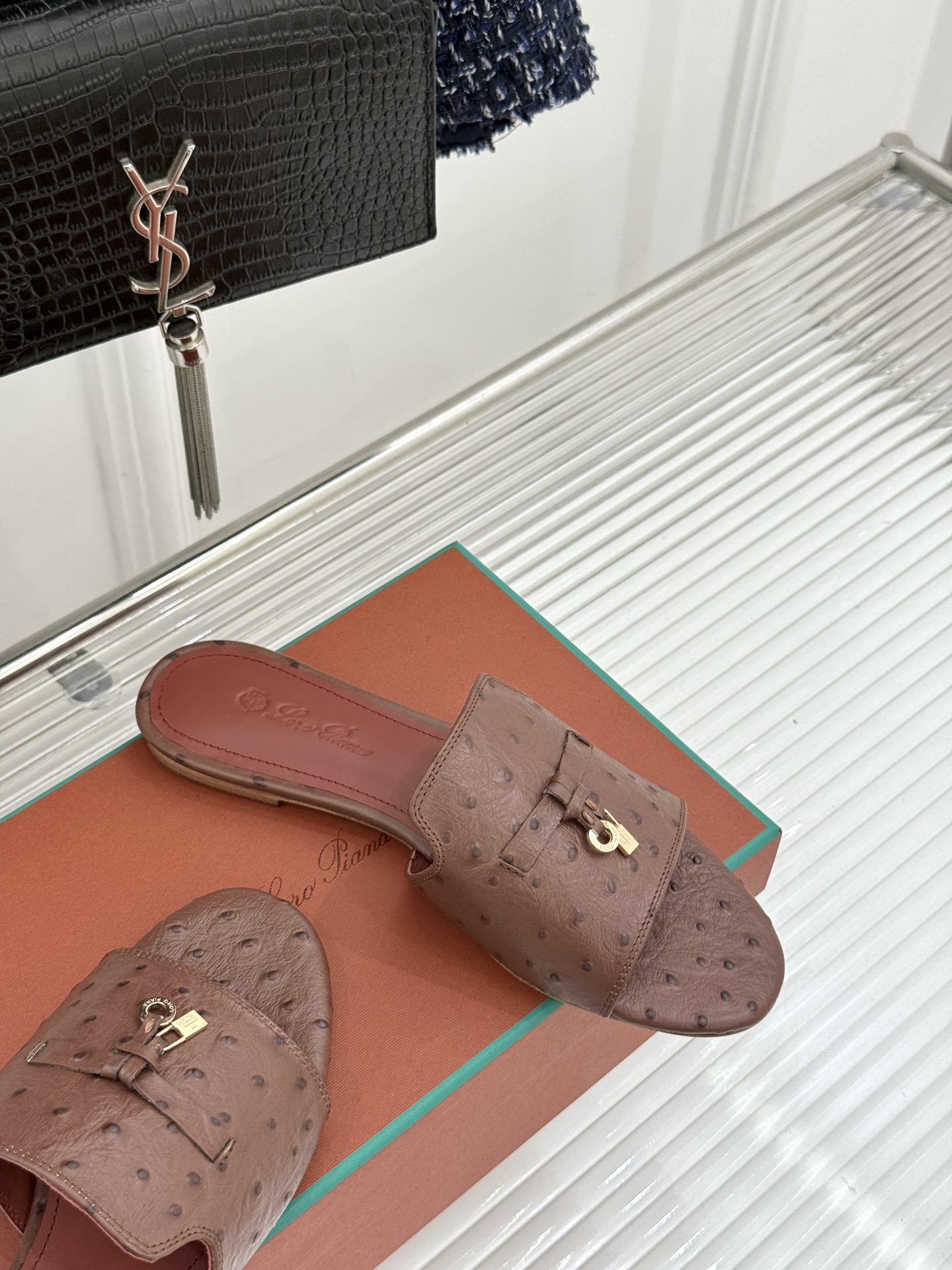 Loro Piana/ LP🌾 经典复古绝美吊坠粗跟平底拖鞋简约即时髦 松弛的高级感感受夏日感高级穿搭~