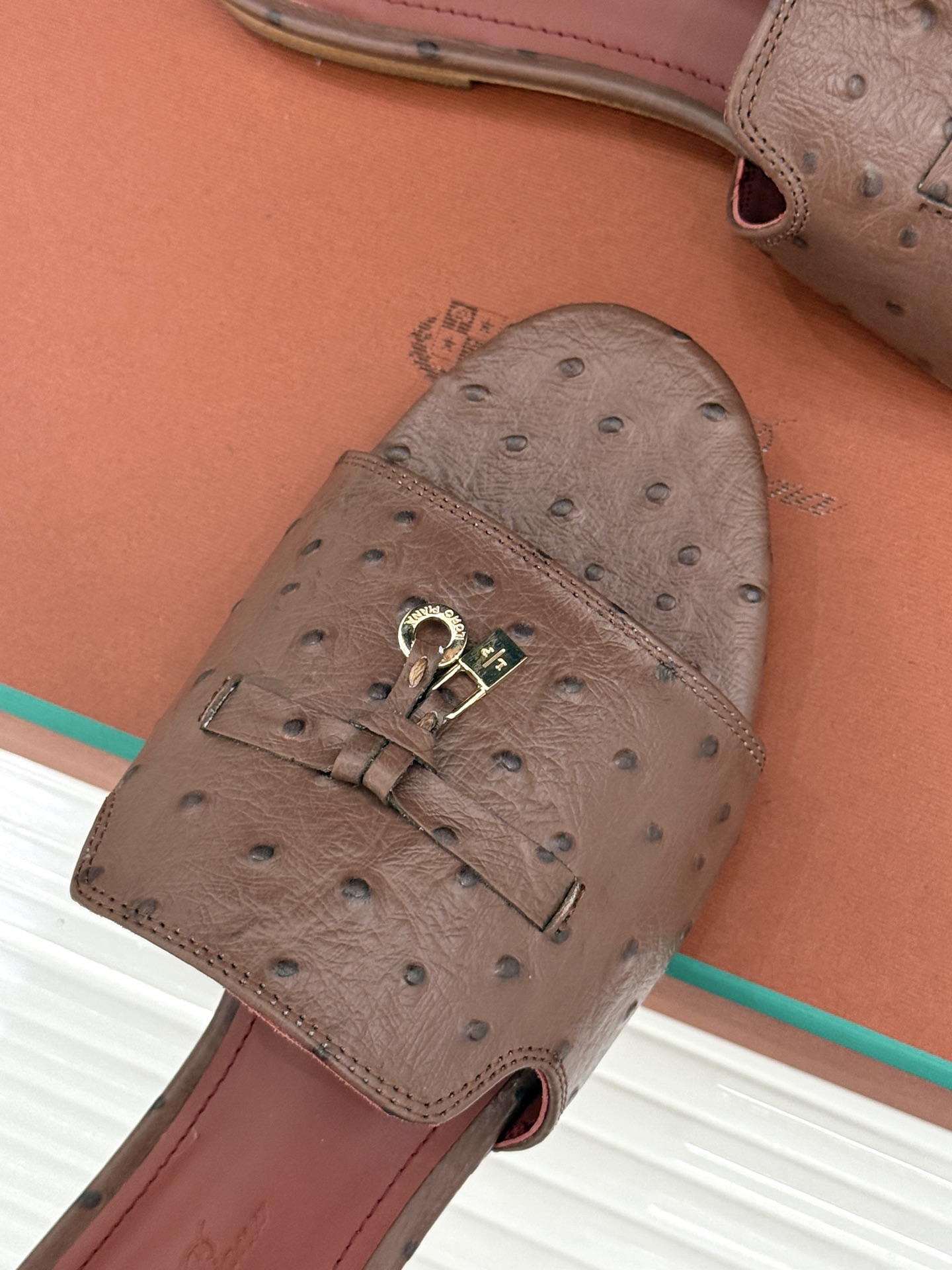 Loro Piana/ LP🌾 经典复古绝美吊坠粗跟平底拖鞋简约即时髦 松弛的高级感感受夏日感高级穿搭~