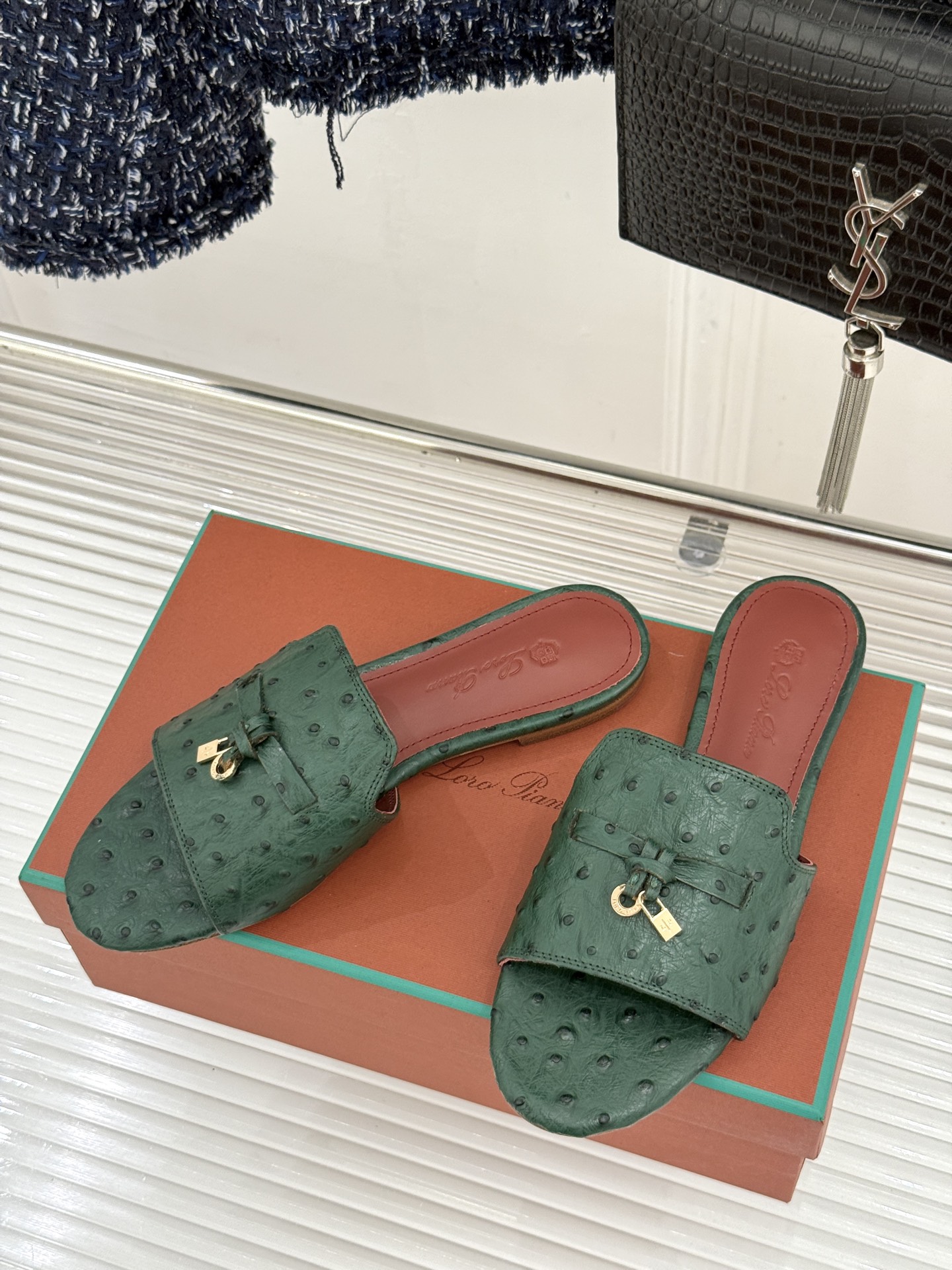 Loro Piana/ LP🌾 经典复古绝美吊坠粗跟平底拖鞋简约即时髦 松弛的高级感感受夏日感高级穿搭~