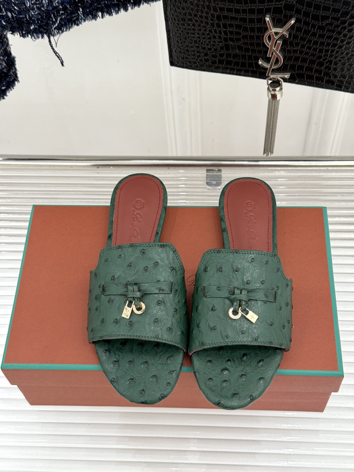 Loro Piana/ LP🌾 经典复古绝美吊坠粗跟平底拖鞋简约即时髦 松弛的高级感感受夏日感高级穿搭~