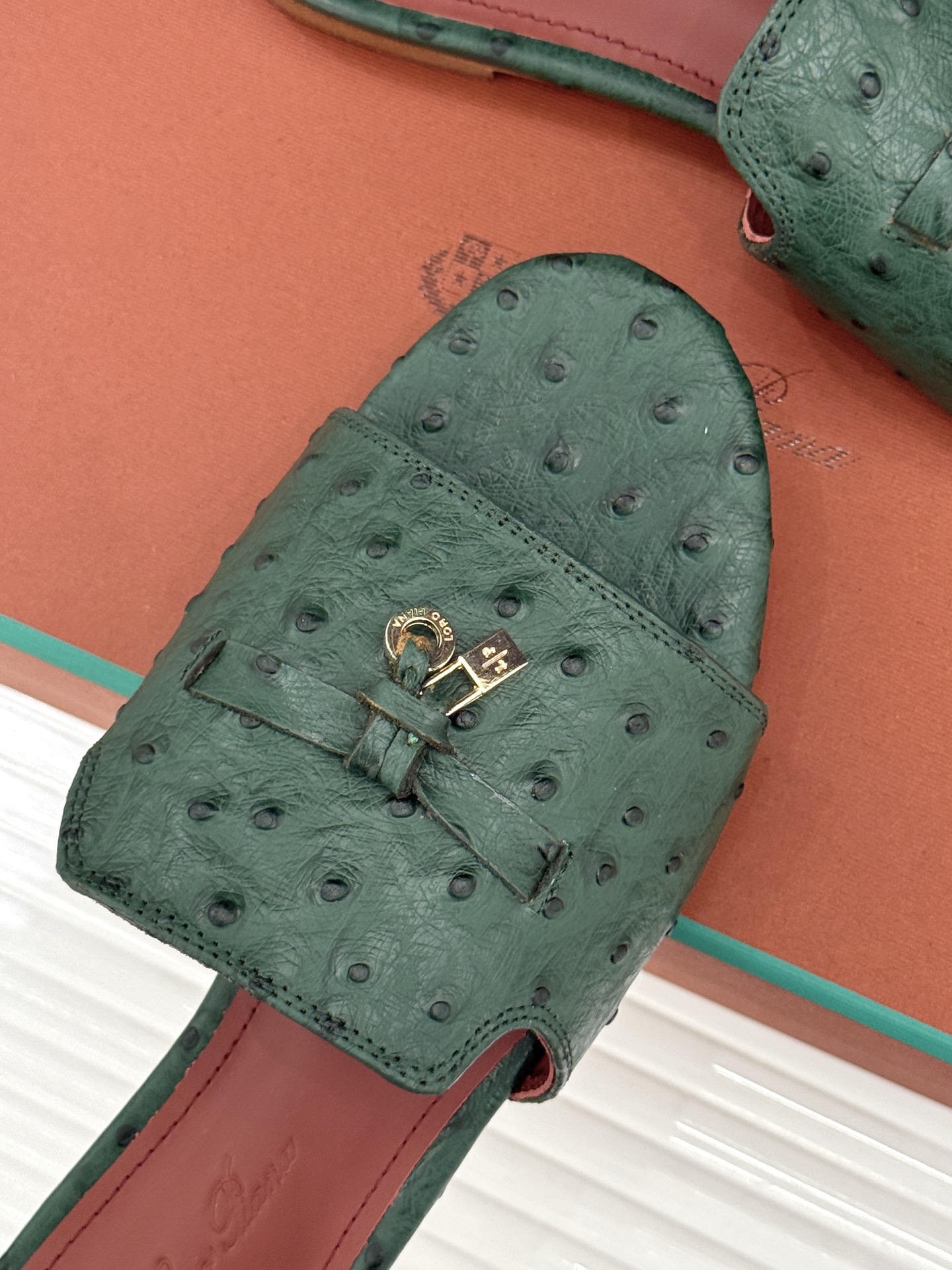 Loro Piana/ LP🌾 经典复古绝美吊坠粗跟平底拖鞋简约即时髦 松弛的高级感感受夏日感高级穿搭~