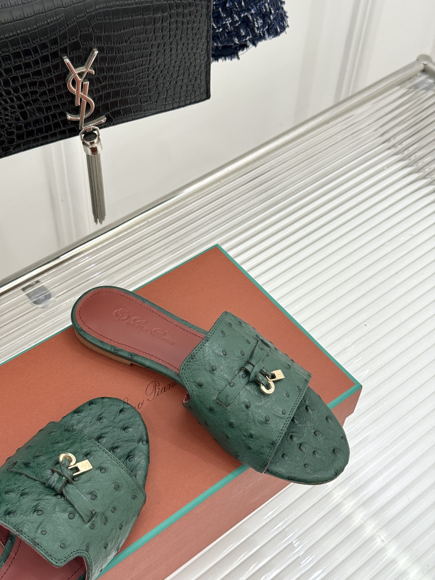 Loro Piana/ LP🌾 经典复古绝美吊坠粗跟平底拖鞋简约即时髦 松弛的高级感感受夏日感高级穿搭~