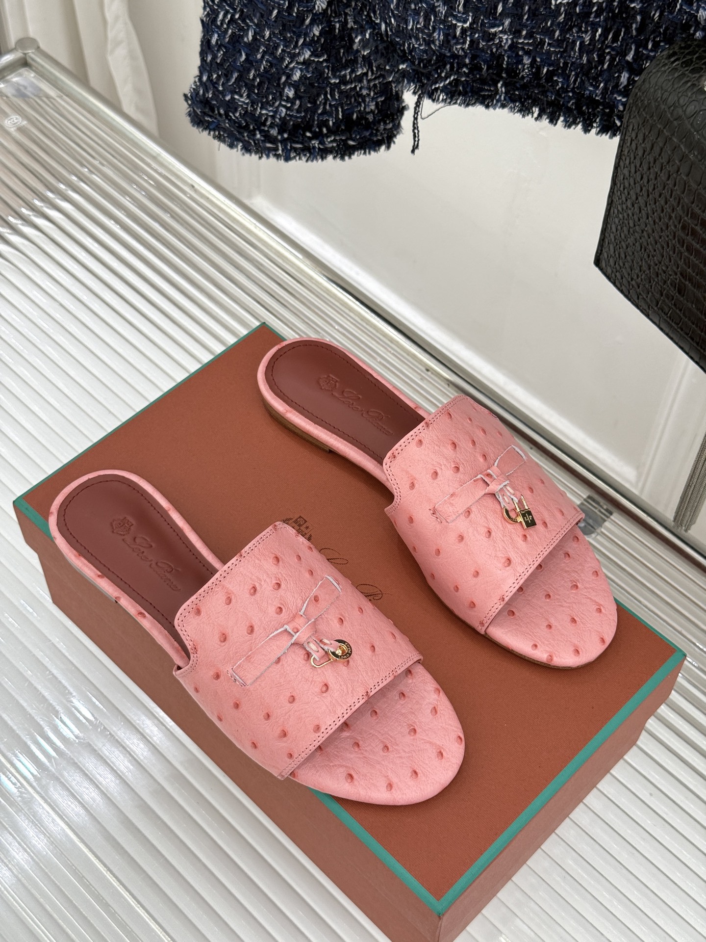 Loro Piana/ LP🌾 经典复古绝美吊坠粗跟平底拖鞋简约即时髦 松弛的高级感感受夏日感高级穿搭~