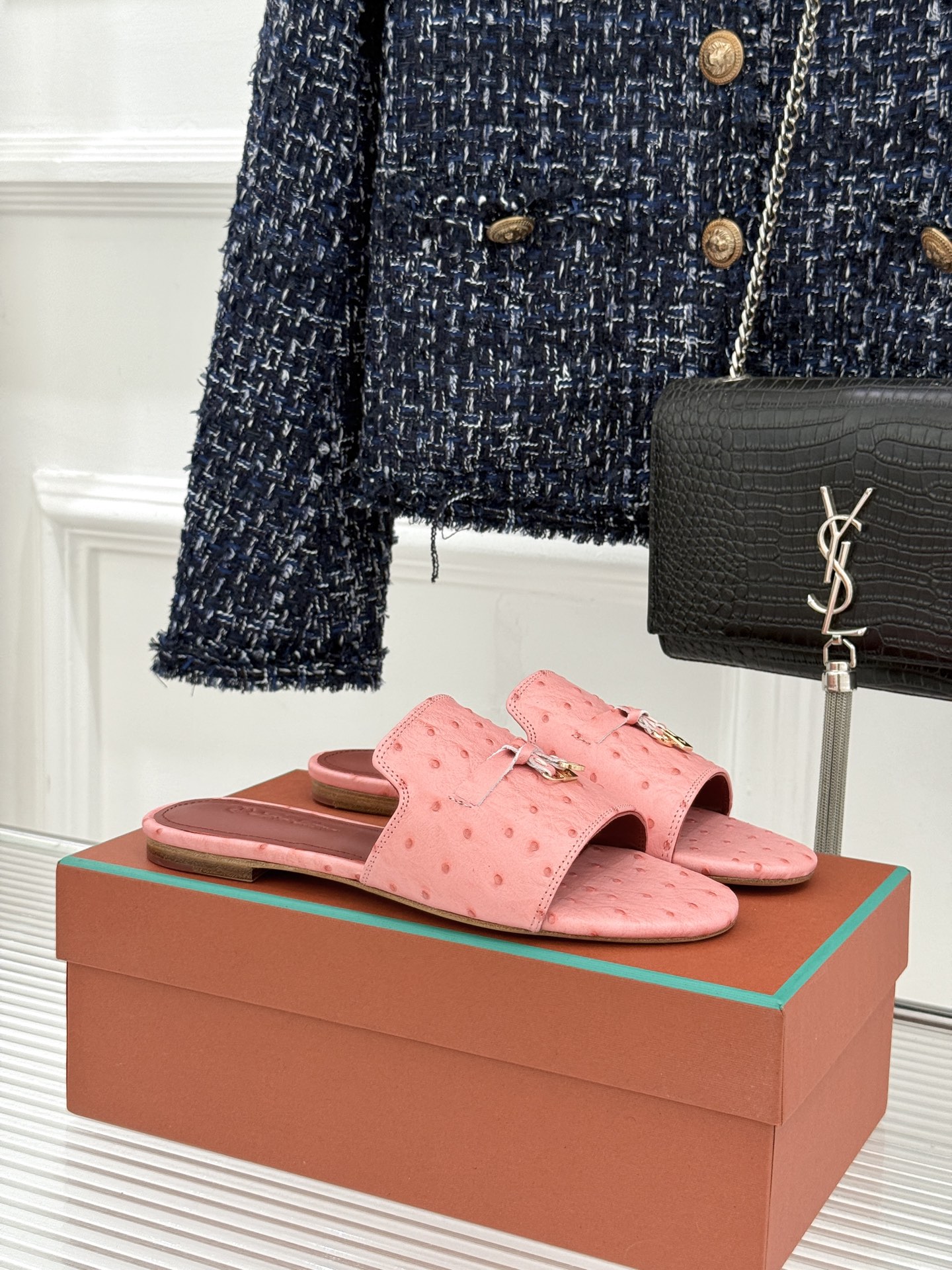 Loro Piana/ LP🌾 经典复古绝美吊坠粗跟平底拖鞋简约即时髦 松弛的高级感感受夏日感高级穿搭~