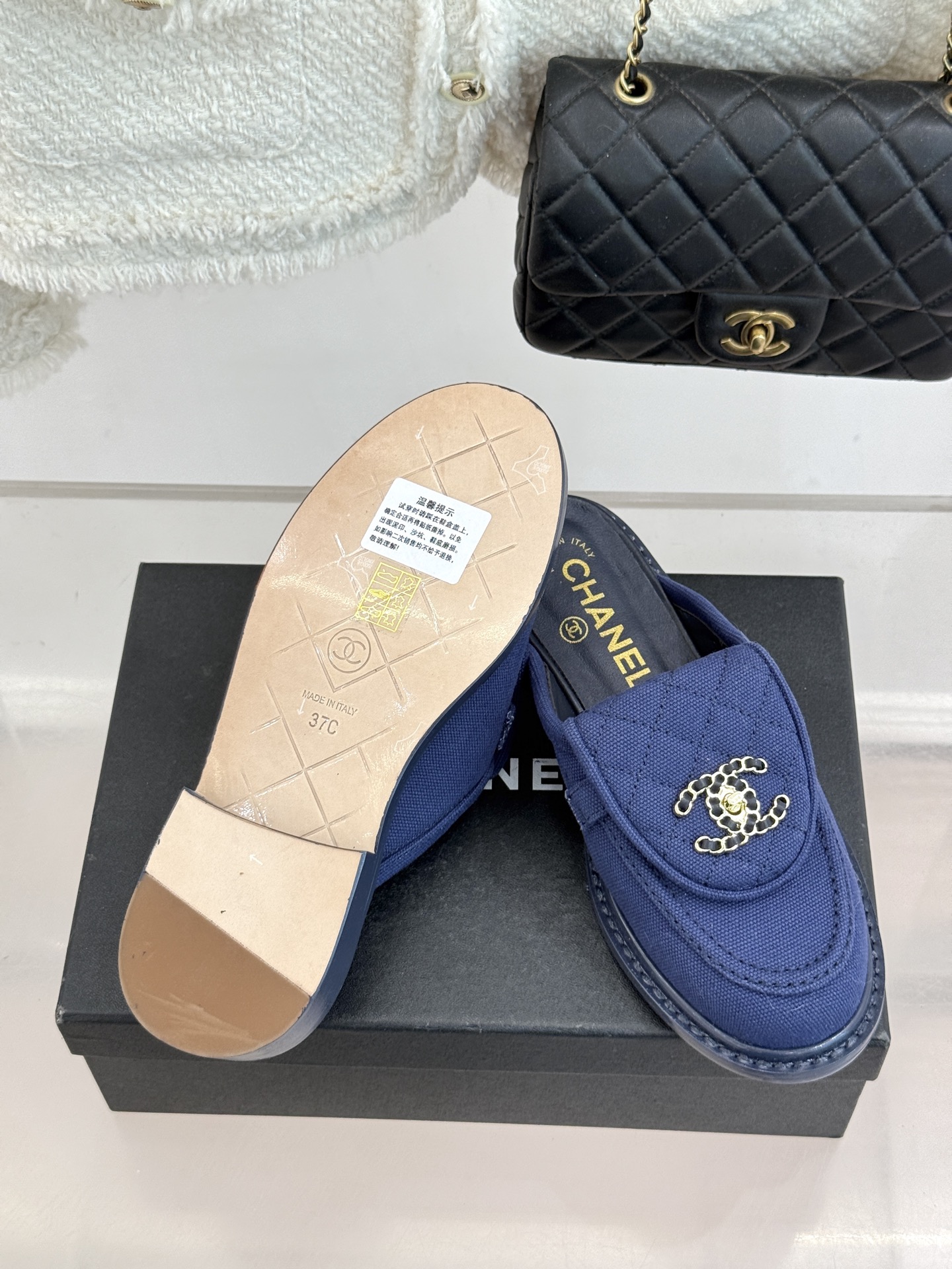 CHANE*｜小香经典双C书包扣翻盖高跟乐福鞋半拖香小香将百年底蕴注入乐福鞋型经典翻盖设计暗藏巧思标志性