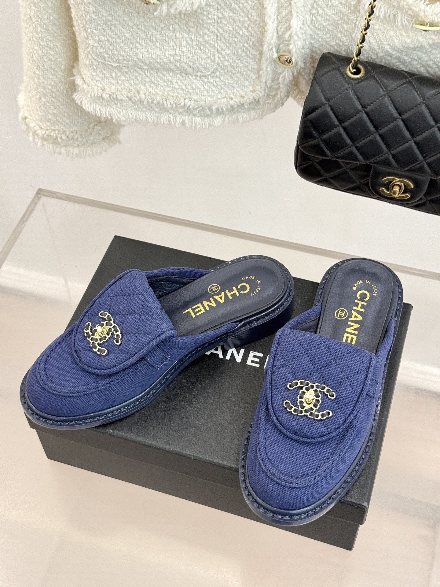 CHANE*｜小香经典双C书包扣翻盖高跟乐福鞋半拖香小香将百年底蕴注入乐福鞋型经典翻盖设计暗藏巧思标志性