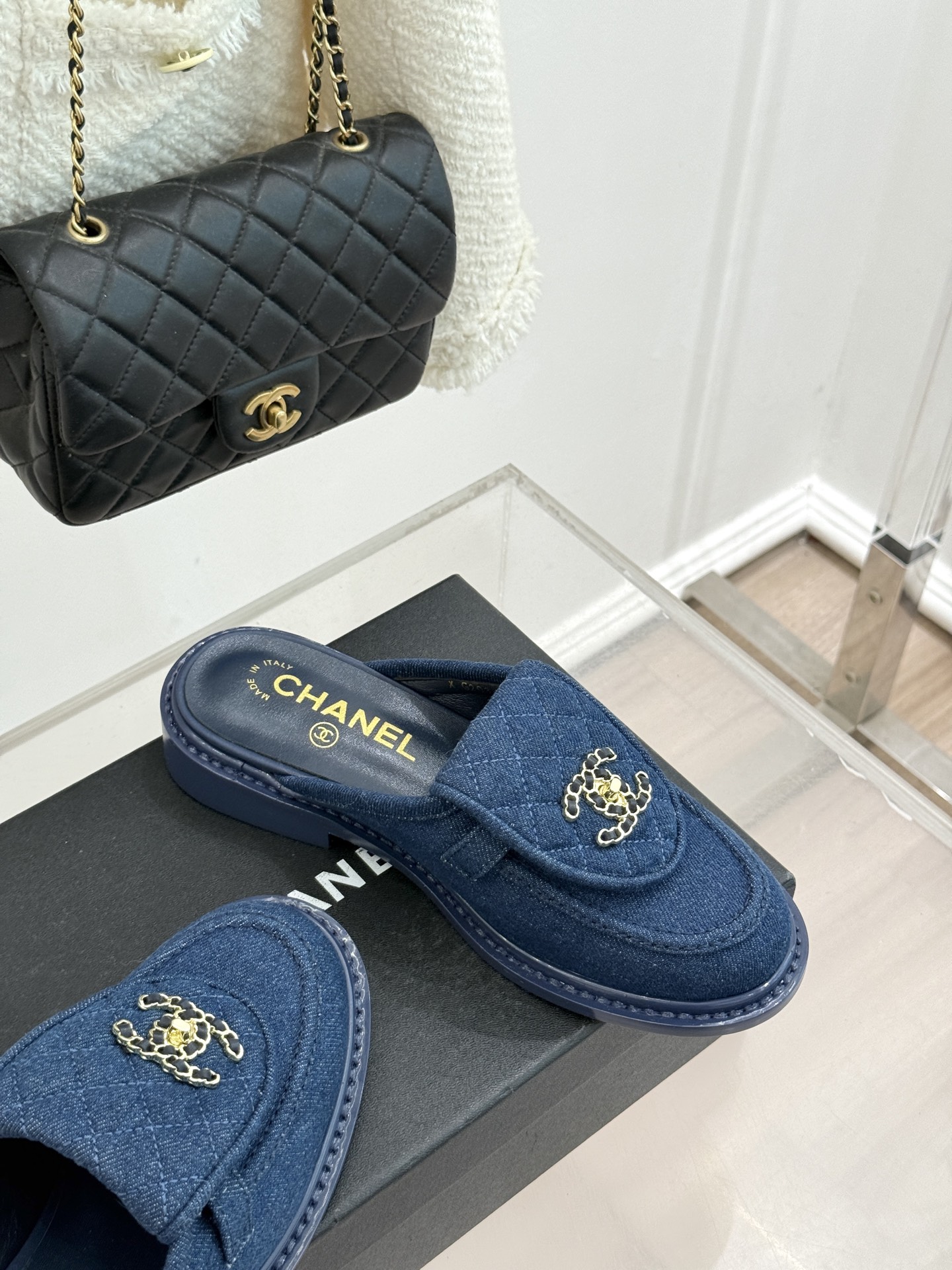 CHANE*｜小香经典双C书包扣翻盖高跟乐福鞋半拖香小香将百年底蕴注入乐福鞋型经典翻盖设计暗藏巧思标志性