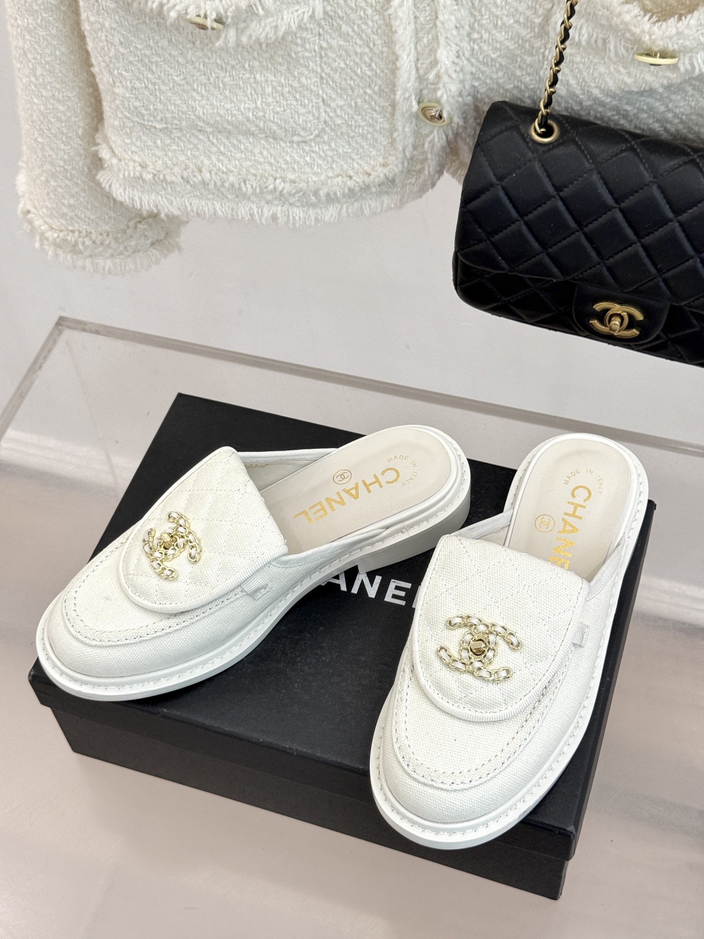 CHANE*｜小香经典双C书包扣翻盖高跟乐福鞋半拖香小香将百年底蕴注入乐福鞋型经典翻盖设计暗藏巧思标志性