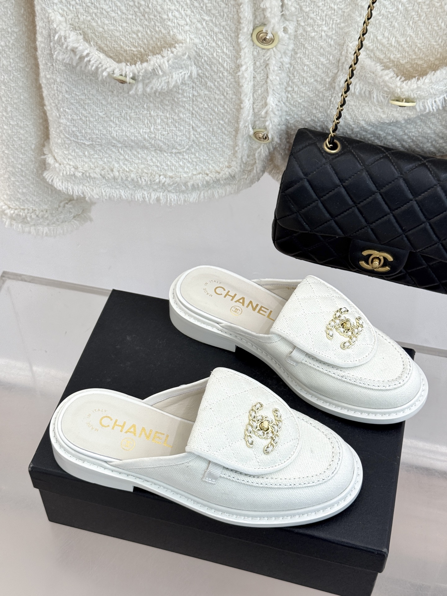 CHANE*｜小香经典双C书包扣翻盖高跟乐福鞋半拖香小香将百年底蕴注入乐福鞋型经典翻盖设计暗藏巧思标志性