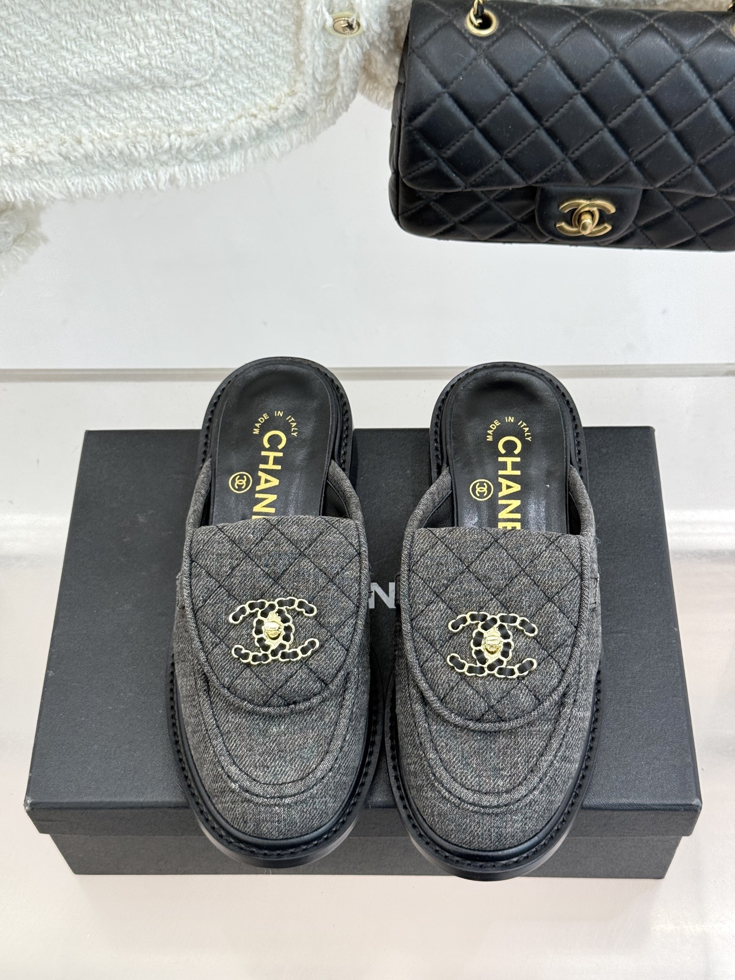 CHANE*｜小香经典双C书包扣翻盖高跟乐福鞋半拖香小香将百年底蕴注入乐福鞋型经典翻盖设计暗藏巧思标志性