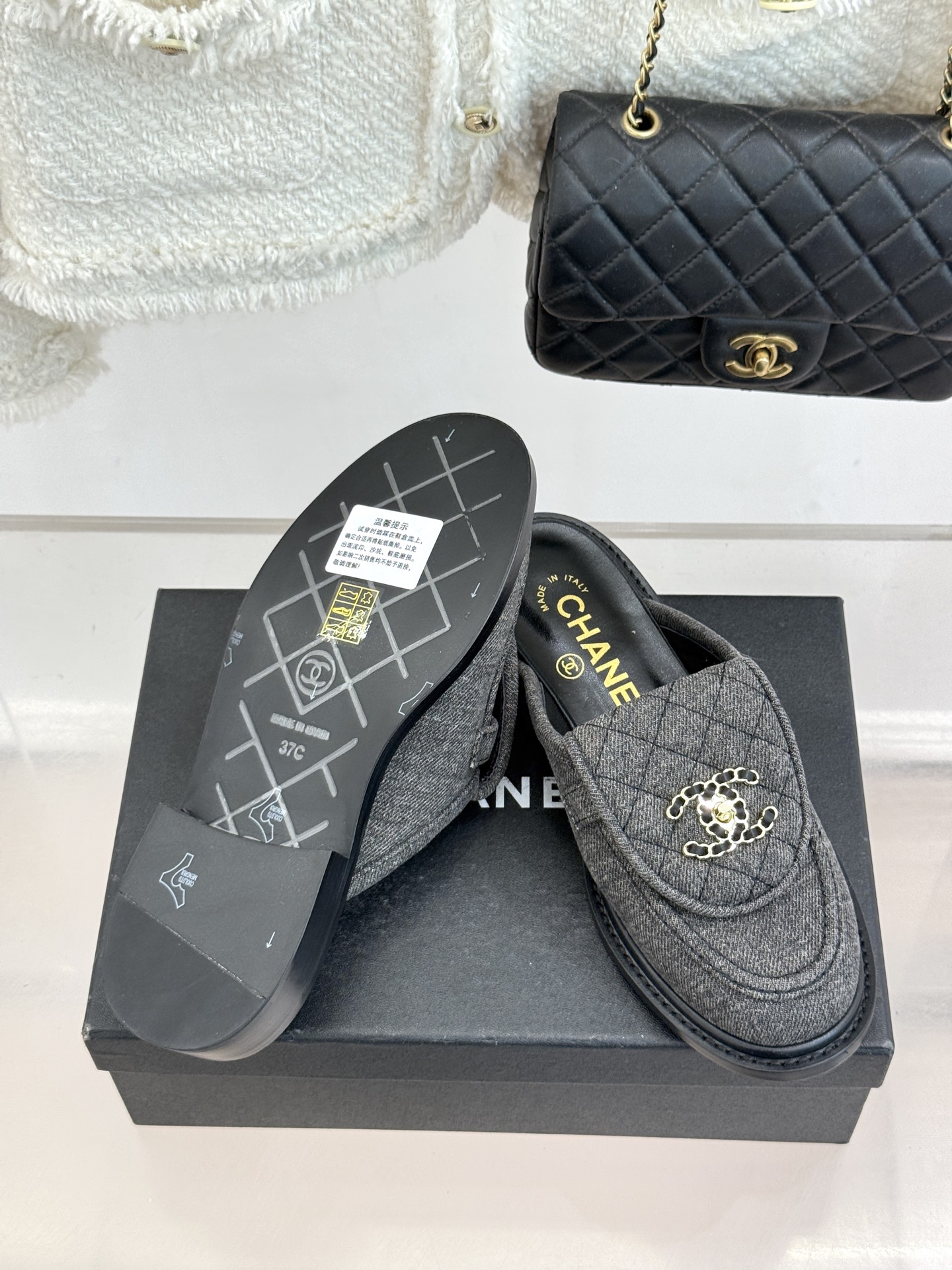 CHANE*｜小香经典双C书包扣翻盖高跟乐福鞋半拖香小香将百年底蕴注入乐福鞋型经典翻盖设计暗藏巧思标志性