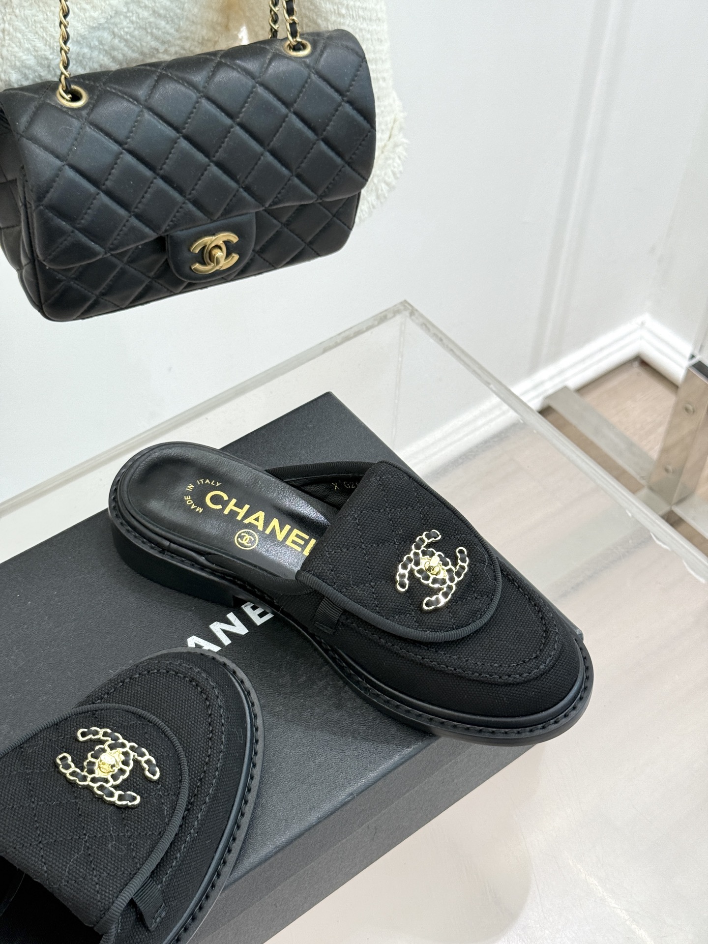 CHANE*｜小香经典双C书包扣翻盖高跟乐福鞋半拖香小香将百年底蕴注入乐福鞋型经典翻盖设计暗藏巧思标志性