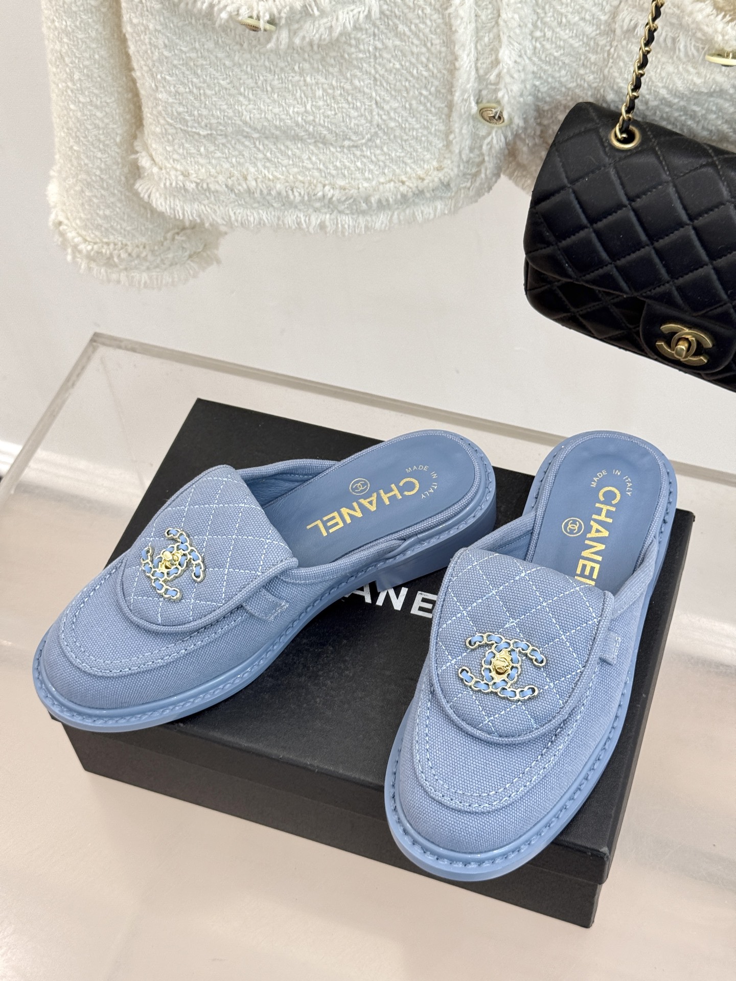 CHANE*｜小香经典双C书包扣翻盖高跟乐福鞋半拖香小香将百年底蕴注入乐福鞋型经典翻盖设计暗藏巧思标志性