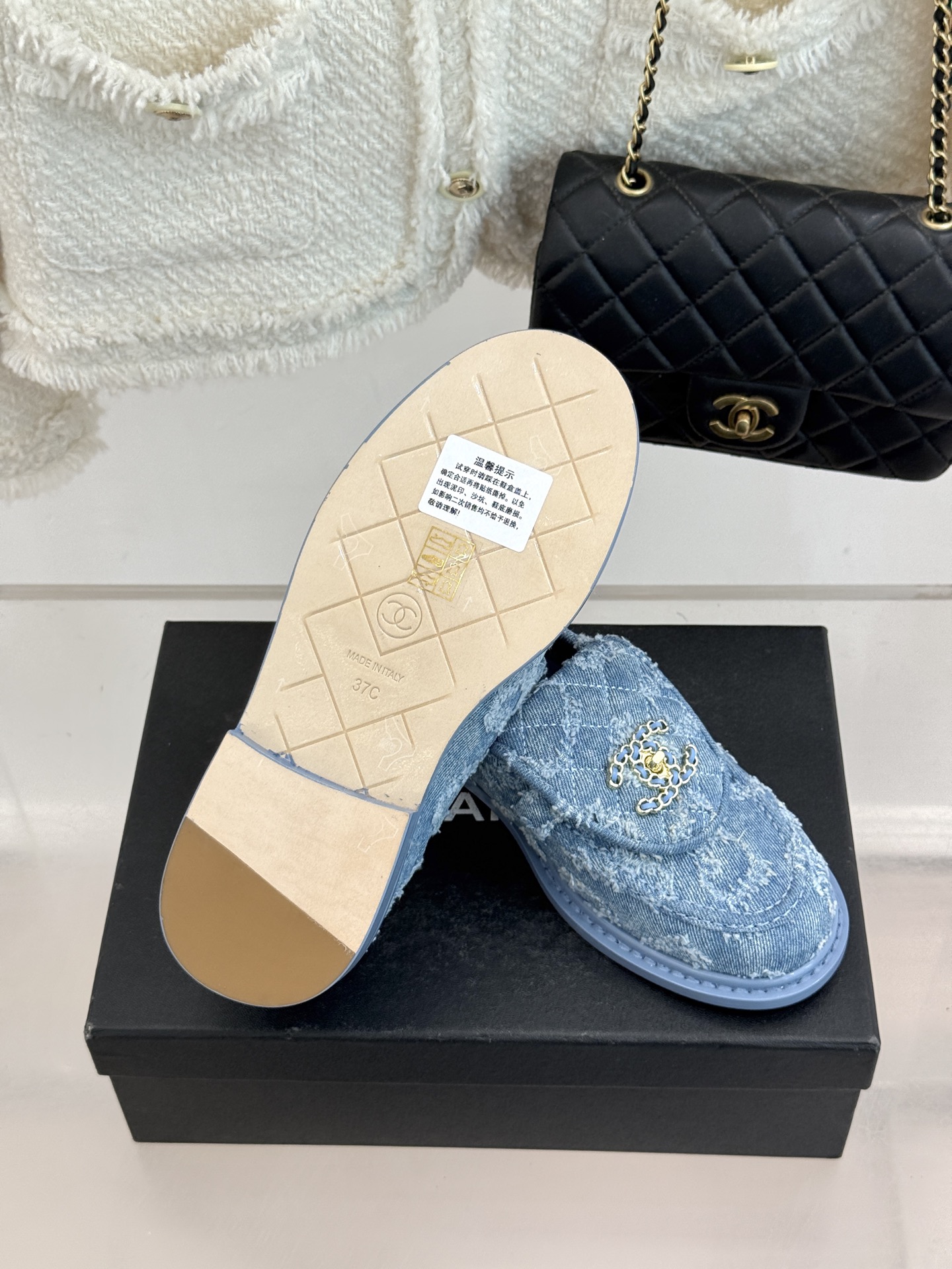 CHANE*｜小香经典双C书包扣翻盖高跟乐福鞋半拖香小香将百年底蕴注入乐福鞋型经典翻盖设计暗藏巧思标志性