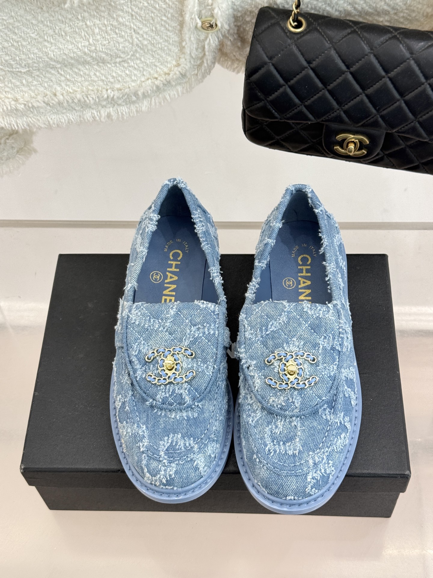 CHANE*｜小香经典双C书包扣翻盖高跟乐福鞋半拖香小香将百年底蕴注入乐福鞋型经典翻盖设计暗藏巧思标志性