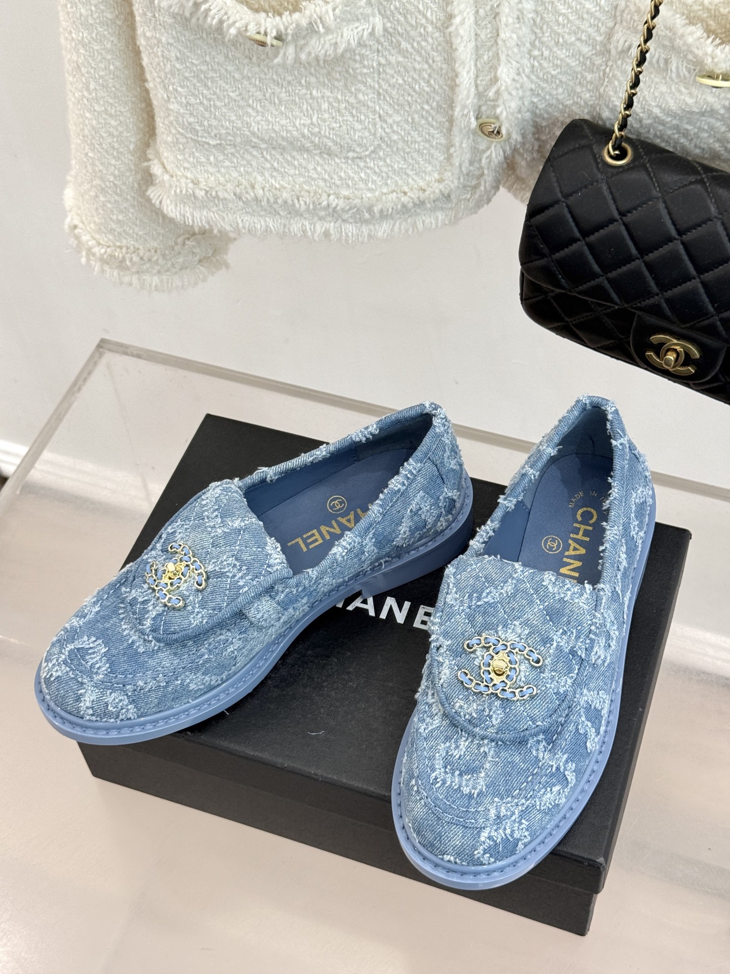 CHANE*｜小香经典双C书包扣翻盖高跟乐福鞋半拖香小香将百年底蕴注入乐福鞋型经典翻盖设计暗藏巧思标志性