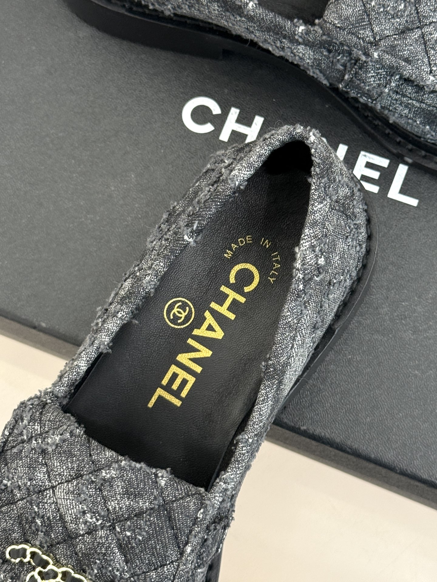 CHANE*｜小香经典双C书包扣翻盖高跟乐福鞋半拖香小香将百年底蕴注入乐福鞋型经典翻盖设计暗藏巧思标志性