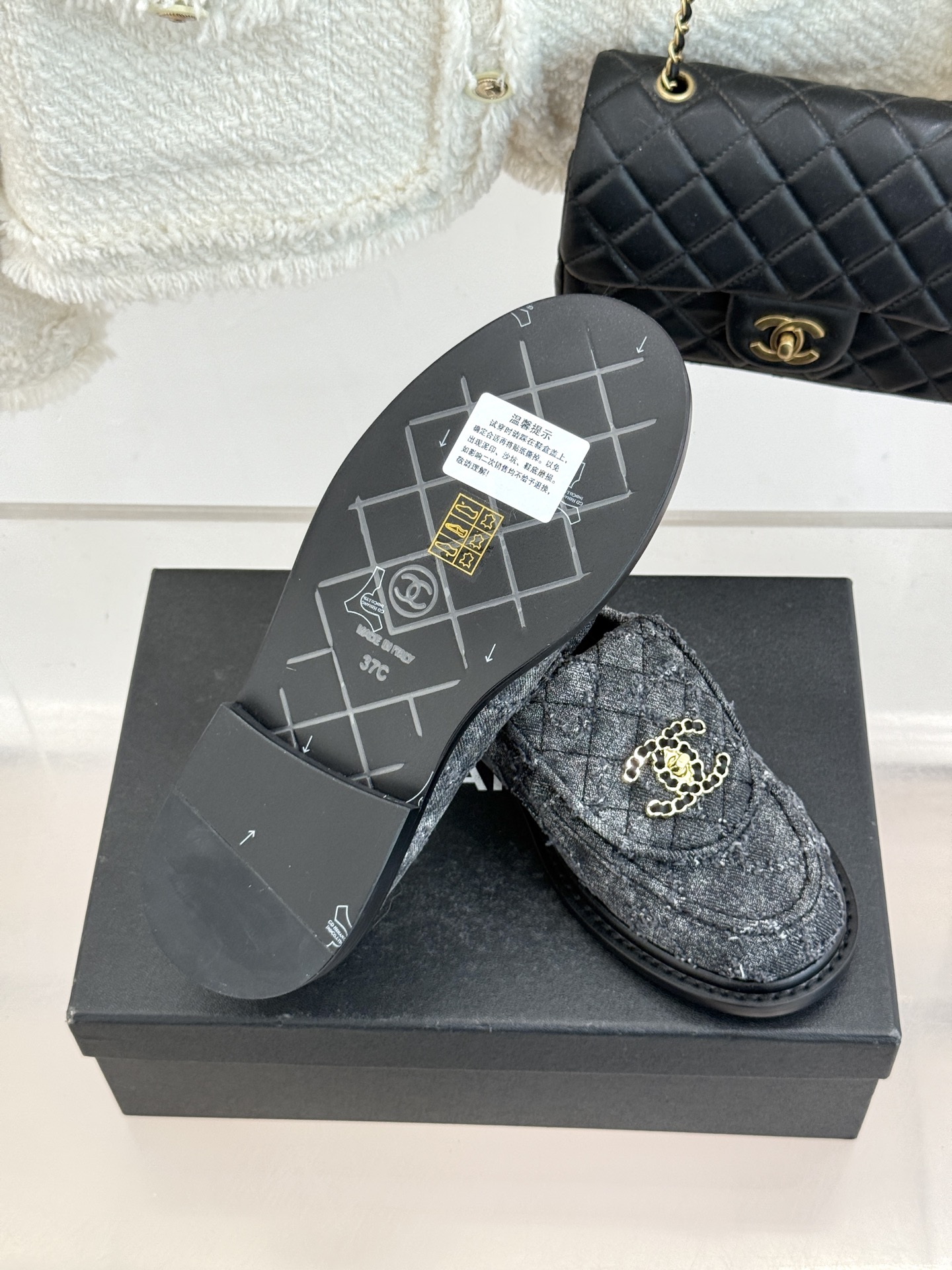 CHANE*｜小香经典双C书包扣翻盖高跟乐福鞋半拖香小香将百年底蕴注入乐福鞋型经典翻盖设计暗藏巧思标志性