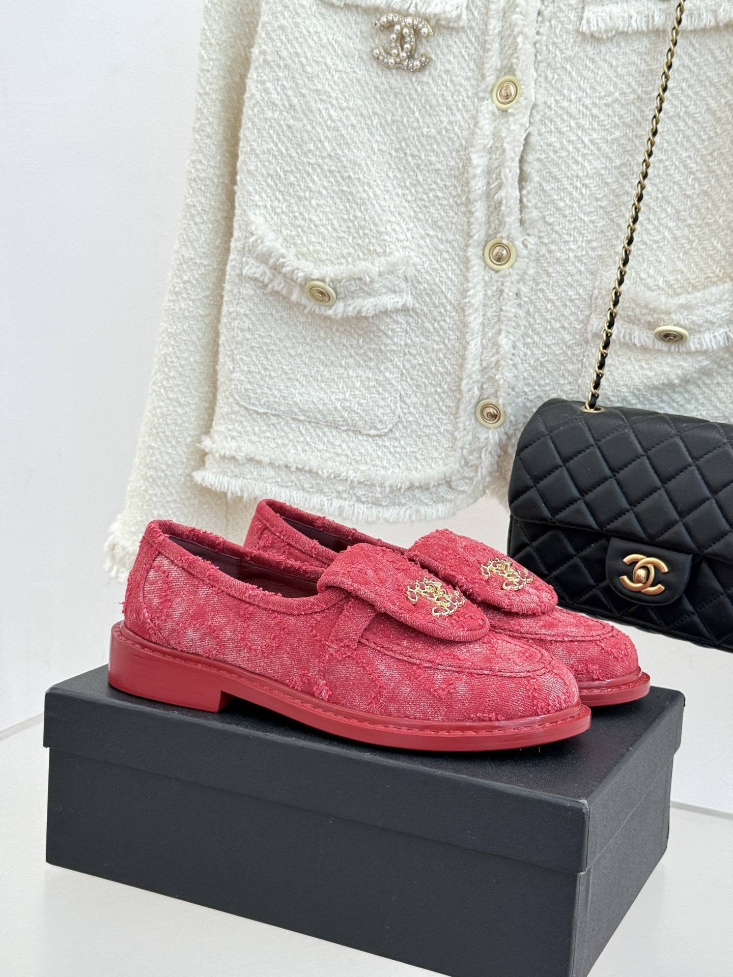 CHANE*｜小香经典双C书包扣翻盖高跟乐福鞋半拖香小香将百年底蕴注入乐福鞋型经典翻盖设计暗藏巧思标志性