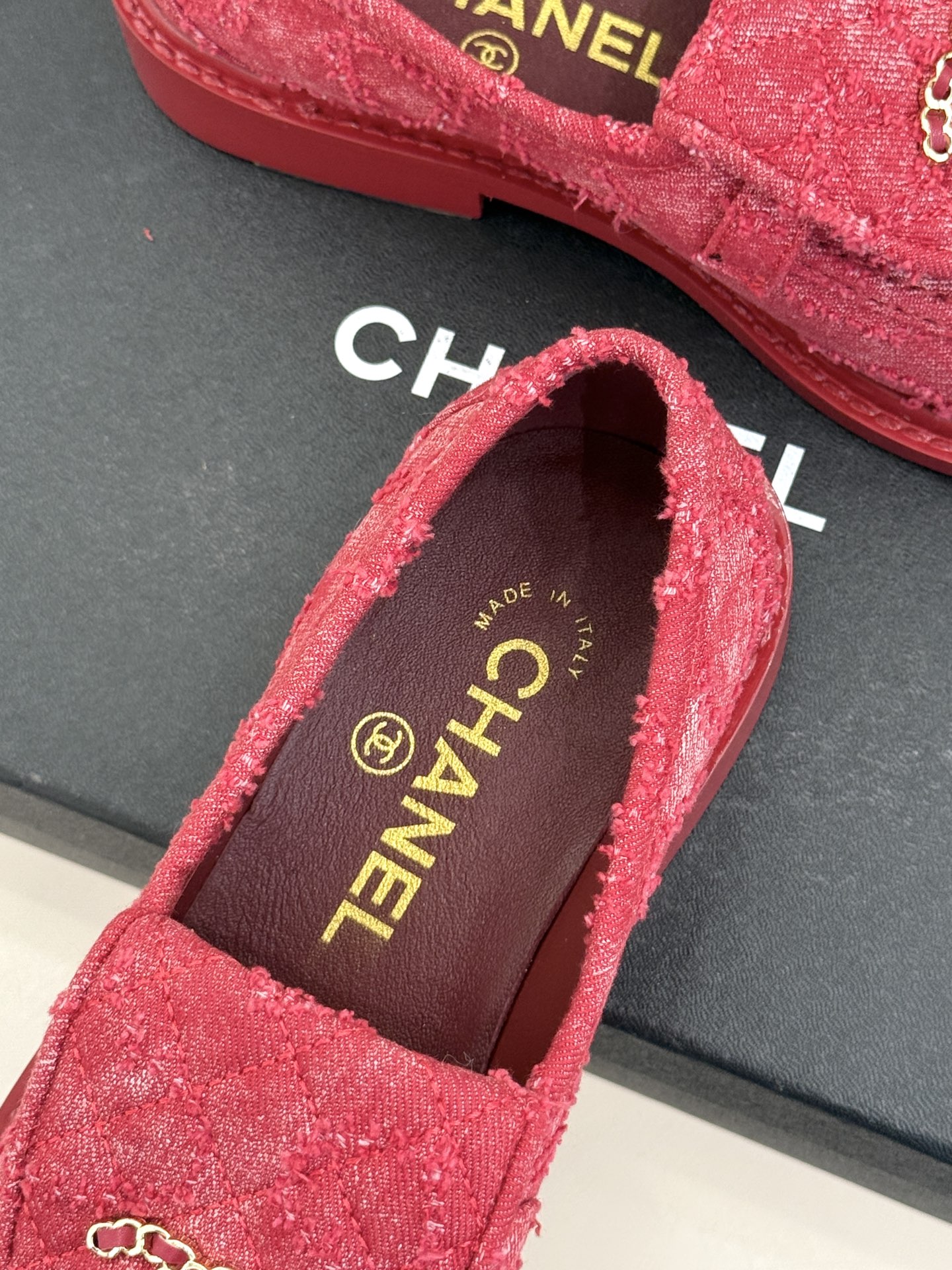 CHANE*｜小香经典双C书包扣翻盖高跟乐福鞋半拖香小香将百年底蕴注入乐福鞋型经典翻盖设计暗藏巧思标志性