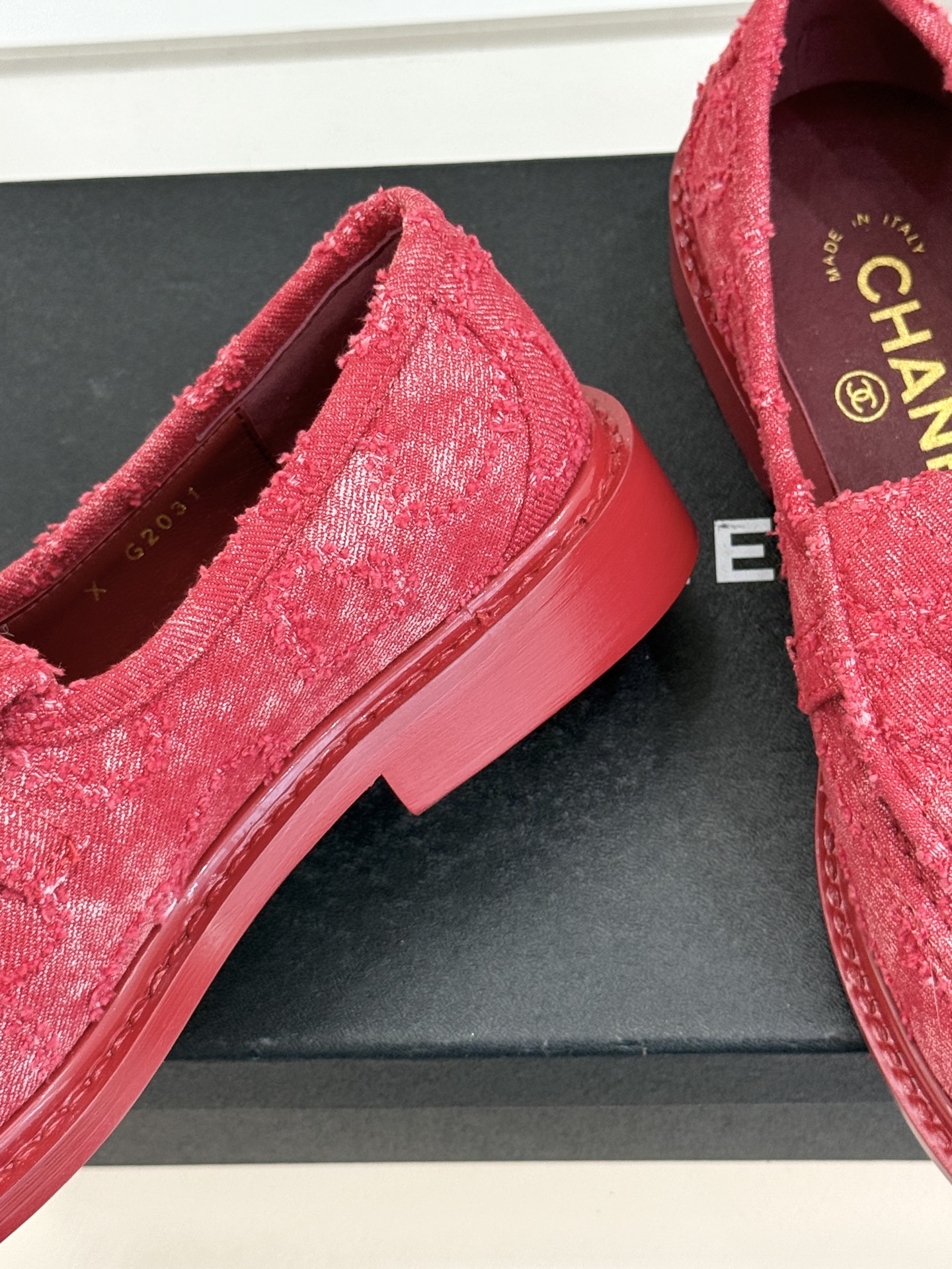 CHANE*｜小香经典双C书包扣翻盖高跟乐福鞋半拖香小香将百年底蕴注入乐福鞋型经典翻盖设计暗藏巧思标志性