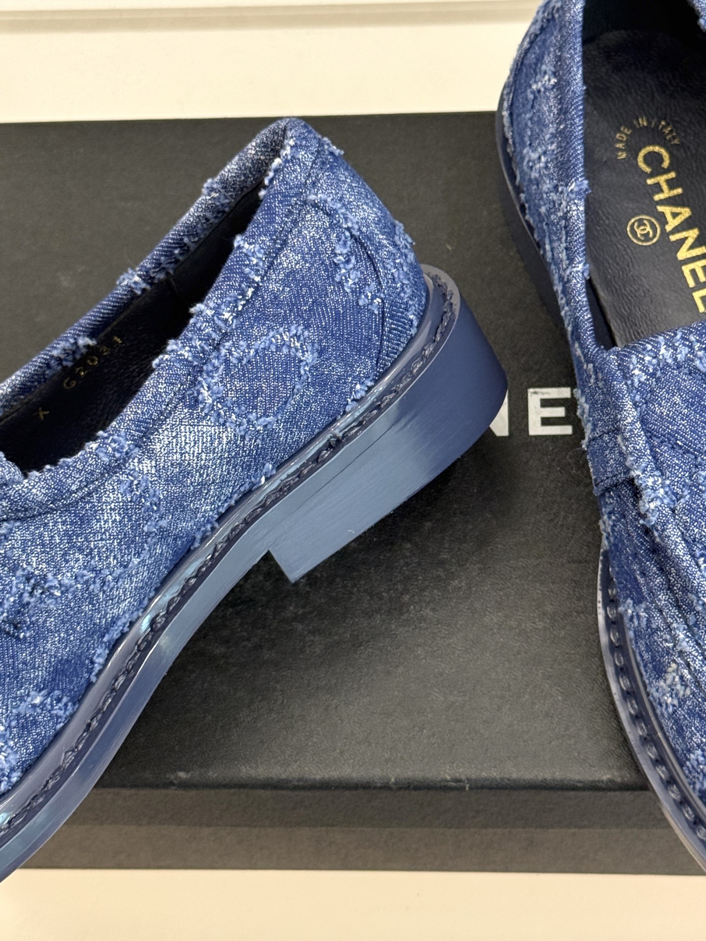 CHANE*｜小香经典双C书包扣翻盖高跟乐福鞋半拖香小香将百年底蕴注入乐福鞋型经典翻盖设计暗藏巧思标志性