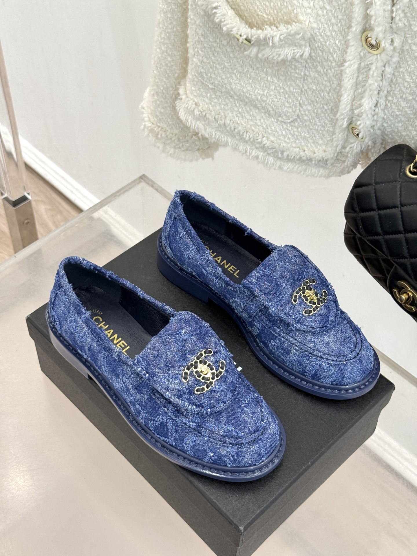 CHANE*｜小香经典双C书包扣翻盖高跟乐福鞋半拖香小香将百年底蕴注入乐福鞋型经典翻盖设计暗藏巧思标志性