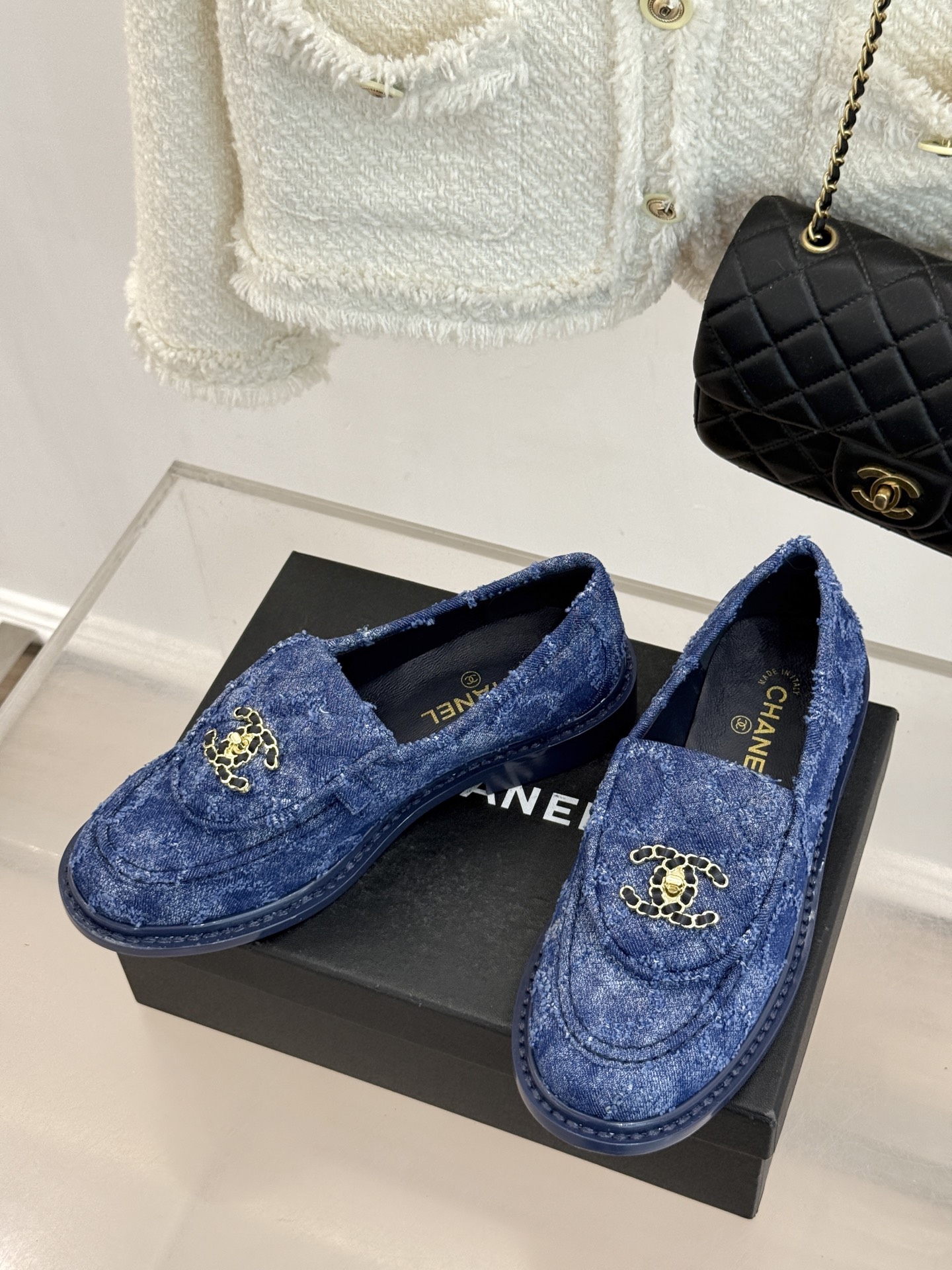 CHANE*｜小香经典双C书包扣翻盖高跟乐福鞋半拖香小香将百年底蕴注入乐福鞋型经典翻盖设计暗藏巧思标志性