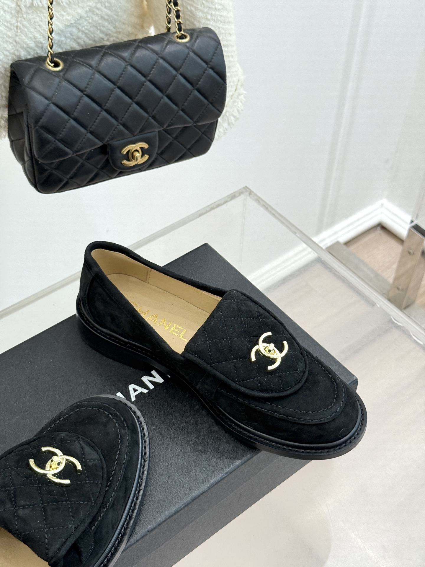 CHANE*｜小香经典双C书包扣翻盖高跟乐福鞋半拖香小香将百年底蕴注入乐福鞋型经典翻盖设计暗藏巧思标志性