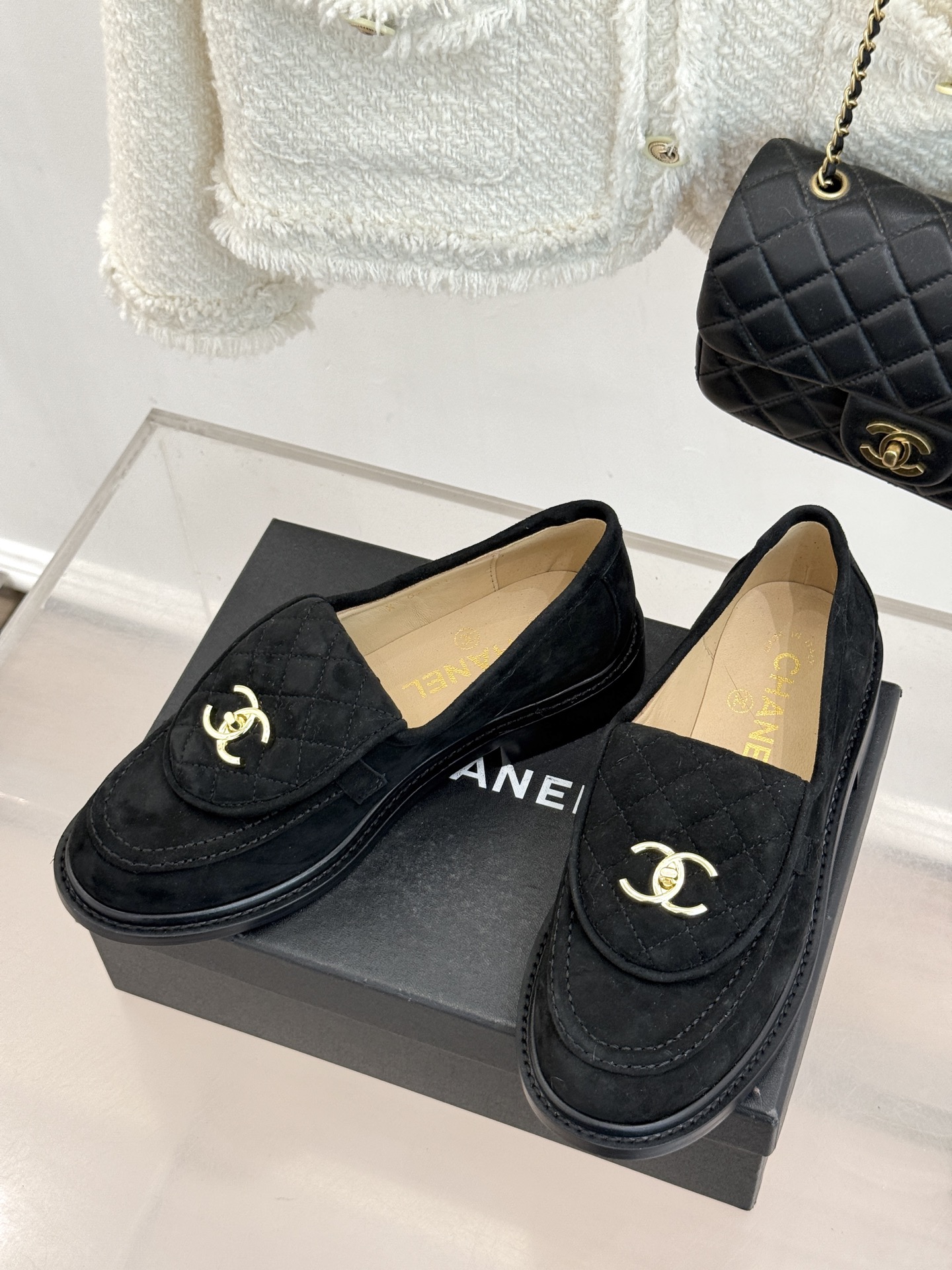 CHANE*｜小香经典双C书包扣翻盖高跟乐福鞋半拖香小香将百年底蕴注入乐福鞋型经典翻盖设计暗藏巧思标志性