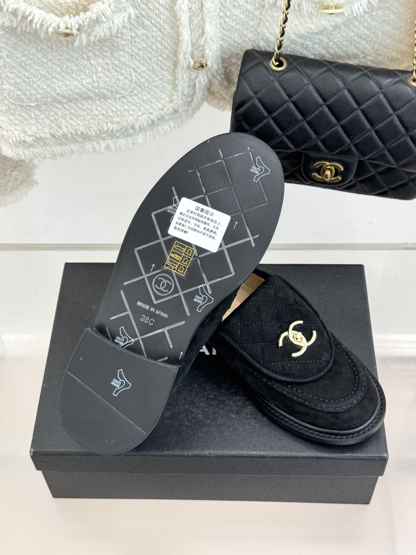 CHANE*｜小香经典双C书包扣翻盖高跟乐福鞋半拖香小香将百年底蕴注入乐福鞋型经典翻盖设计暗藏巧思标志性