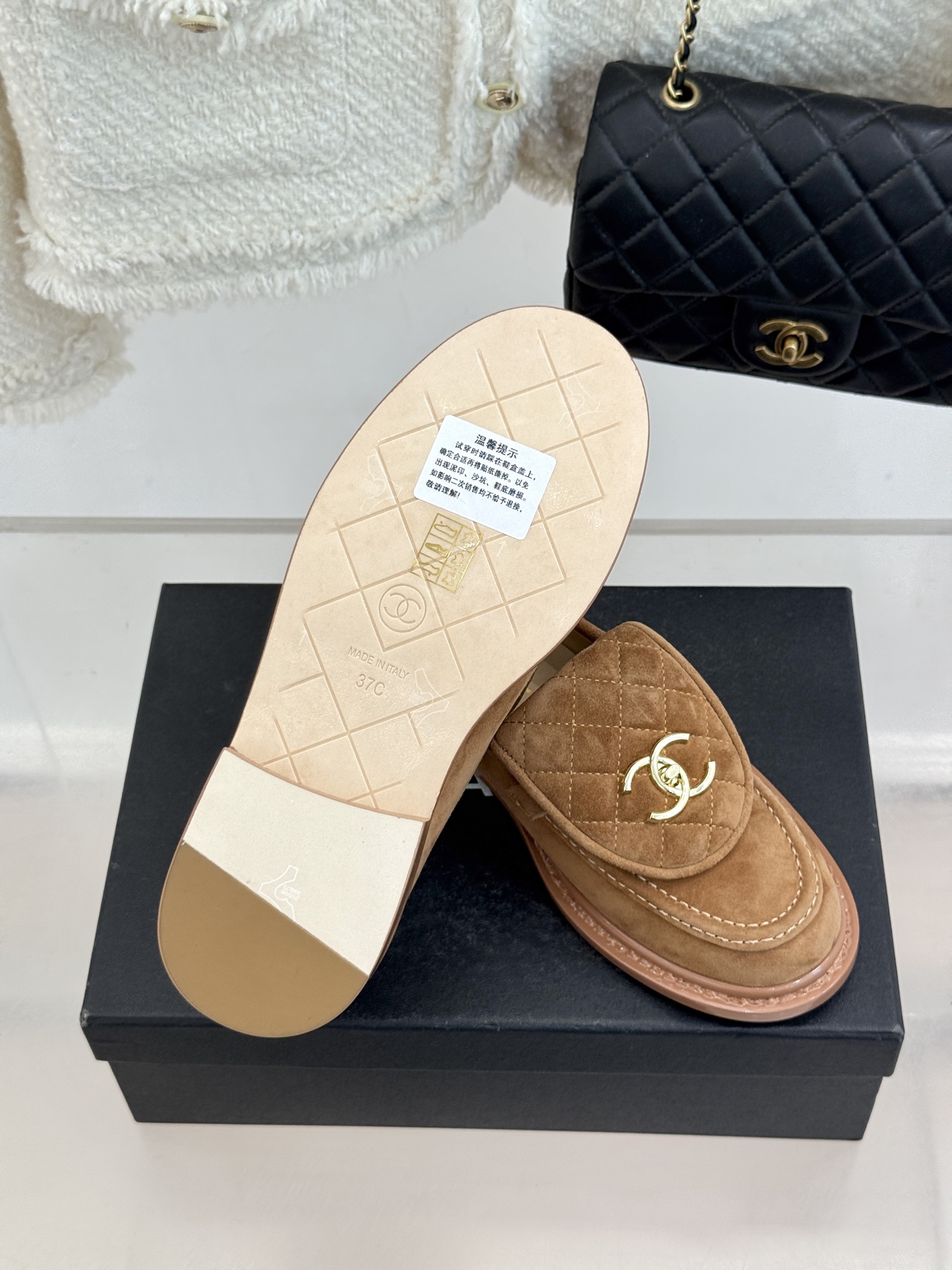 CHANE*｜小香经典双C书包扣翻盖高跟乐福鞋半拖香小香将百年底蕴注入乐福鞋型经典翻盖设计暗藏巧思标志性