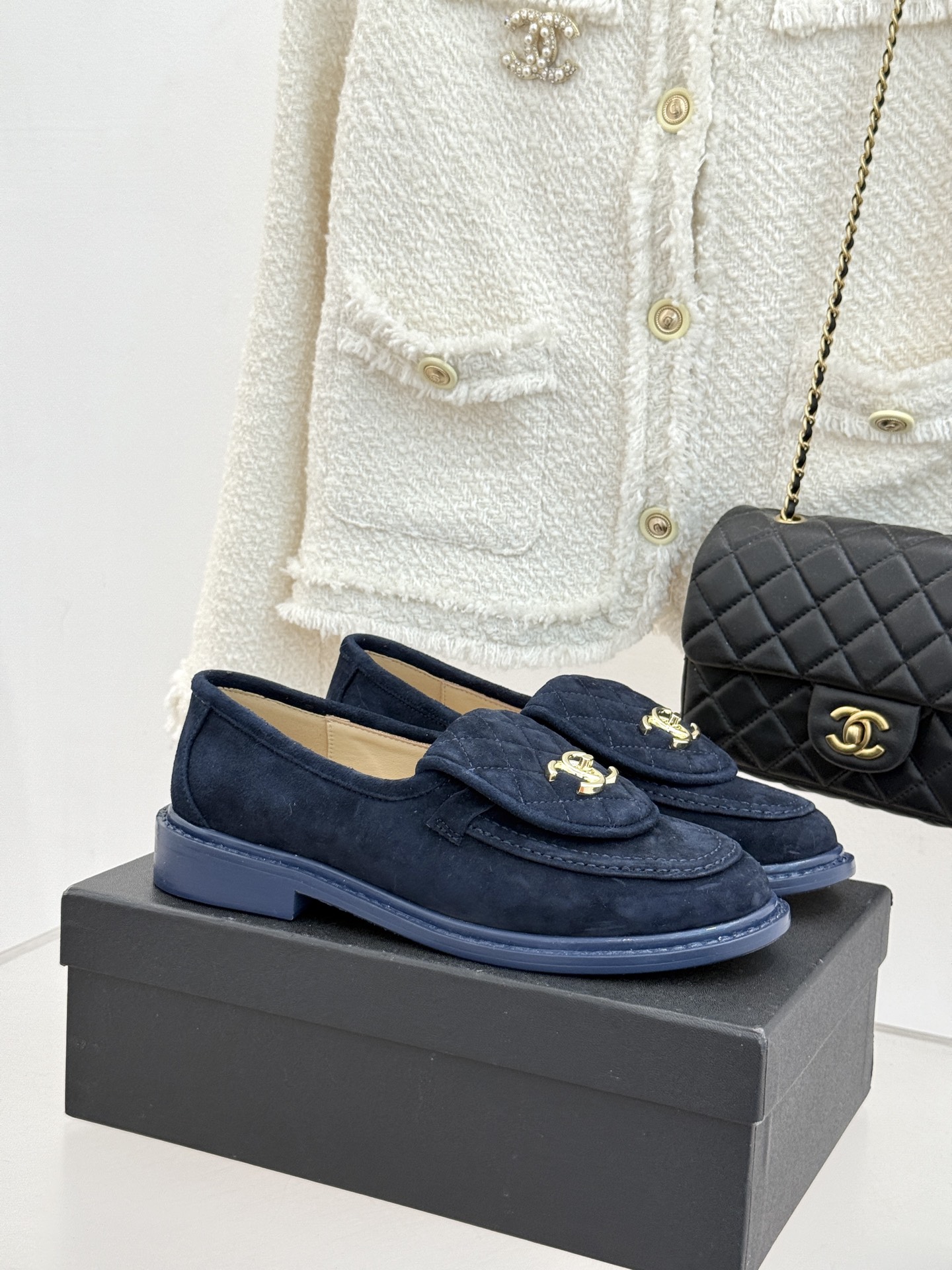 CHANE*｜小香经典双C书包扣翻盖高跟乐福鞋半拖香小香将百年底蕴注入乐福鞋型经典翻盖设计暗藏巧思标志性