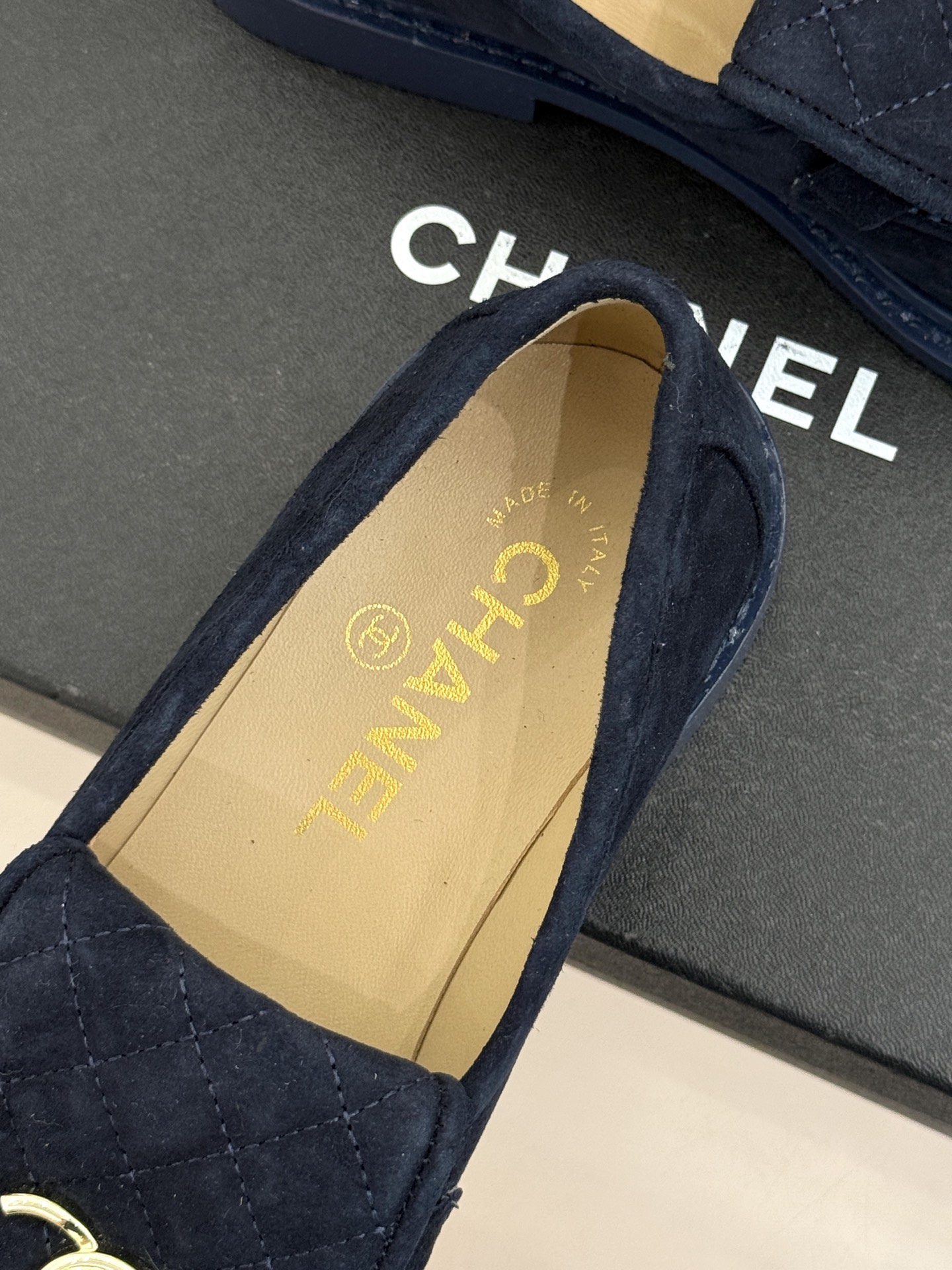 CHANE*｜小香经典双C书包扣翻盖高跟乐福鞋半拖香小香将百年底蕴注入乐福鞋型经典翻盖设计暗藏巧思标志性