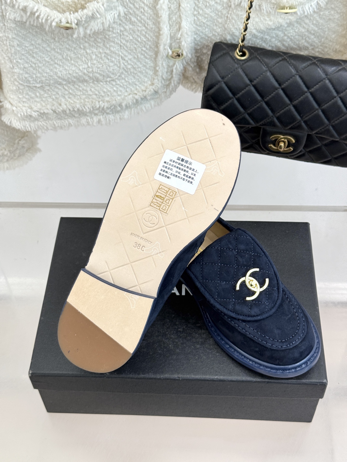 CHANE*｜小香经典双C书包扣翻盖高跟乐福鞋半拖香小香将百年底蕴注入乐福鞋型经典翻盖设计暗藏巧思标志性