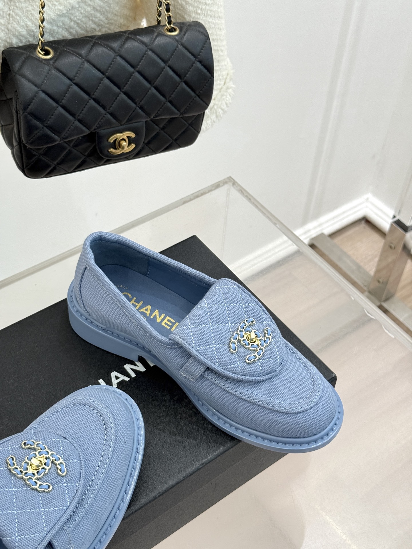 CHANE*｜小香经典双C书包扣翻盖高跟乐福鞋半拖香小香将百年底蕴注入乐福鞋型经典翻盖设计暗藏巧思标志性