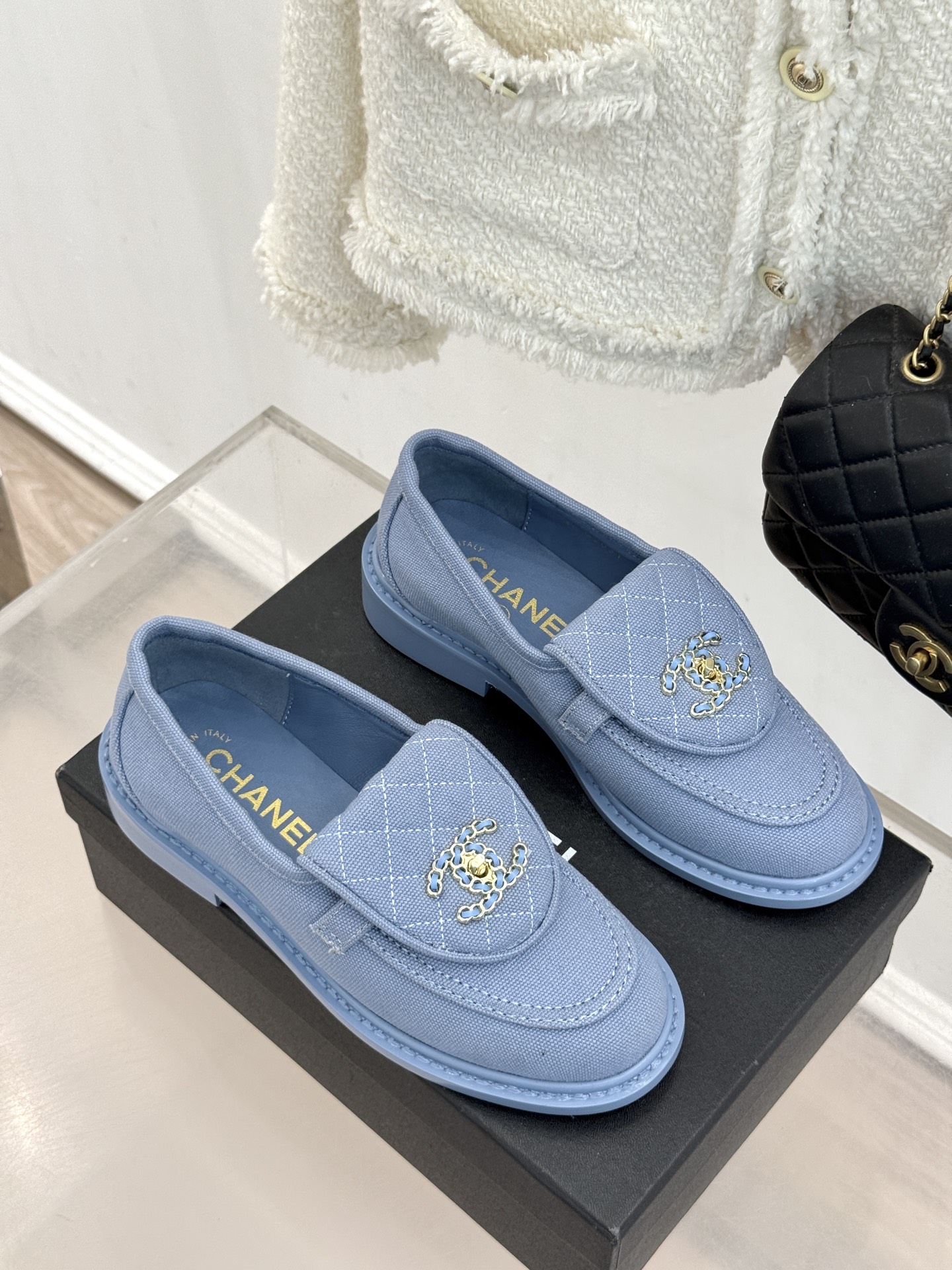 CHANE*｜小香经典双C书包扣翻盖高跟乐福鞋半拖香小香将百年底蕴注入乐福鞋型经典翻盖设计暗藏巧思标志性