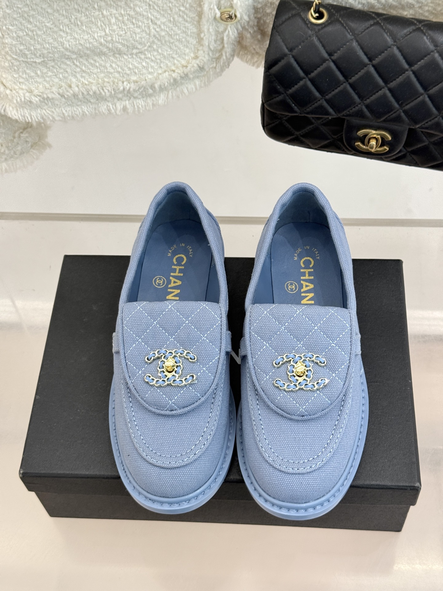 CHANE*｜小香经典双C书包扣翻盖高跟乐福鞋半拖香小香将百年底蕴注入乐福鞋型经典翻盖设计暗藏巧思标志性