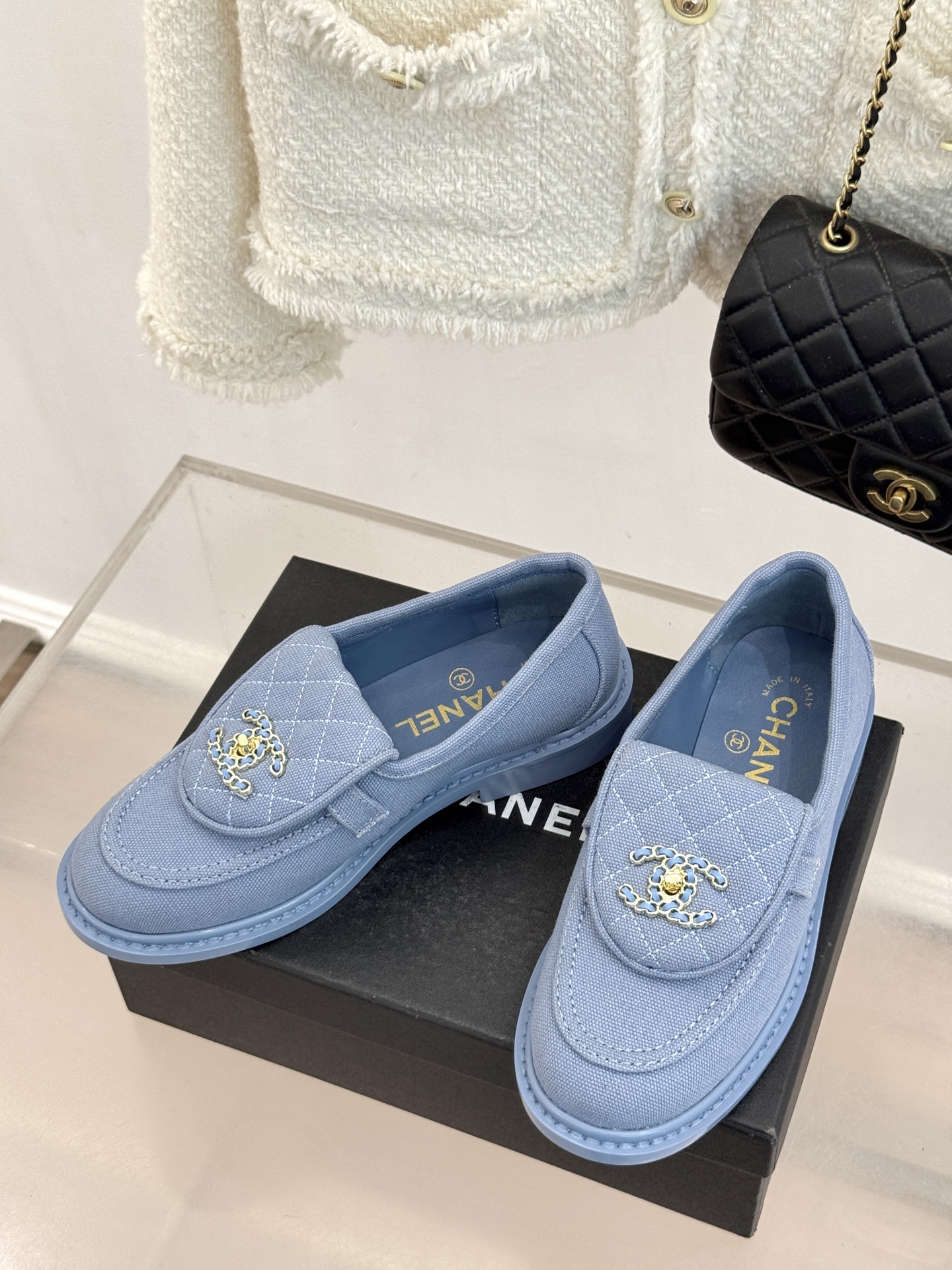 CHANE*｜小香经典双C书包扣翻盖高跟乐福鞋半拖香小香将百年底蕴注入乐福鞋型经典翻盖设计暗藏巧思标志性