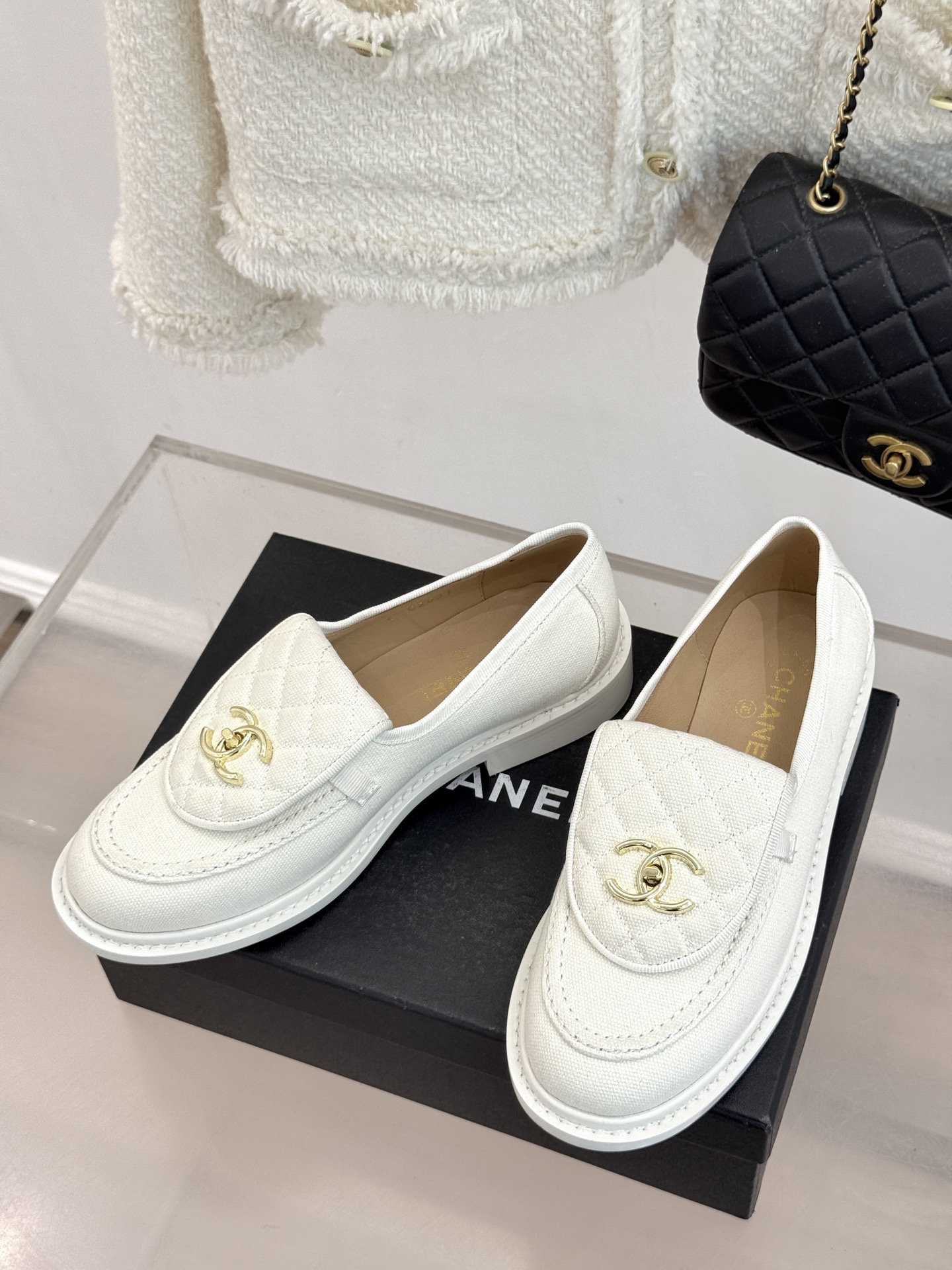 CHANE*｜小香经典双C书包扣翻盖高跟乐福鞋半拖香小香将百年底蕴注入乐福鞋型经典翻盖设计暗藏巧思标志性